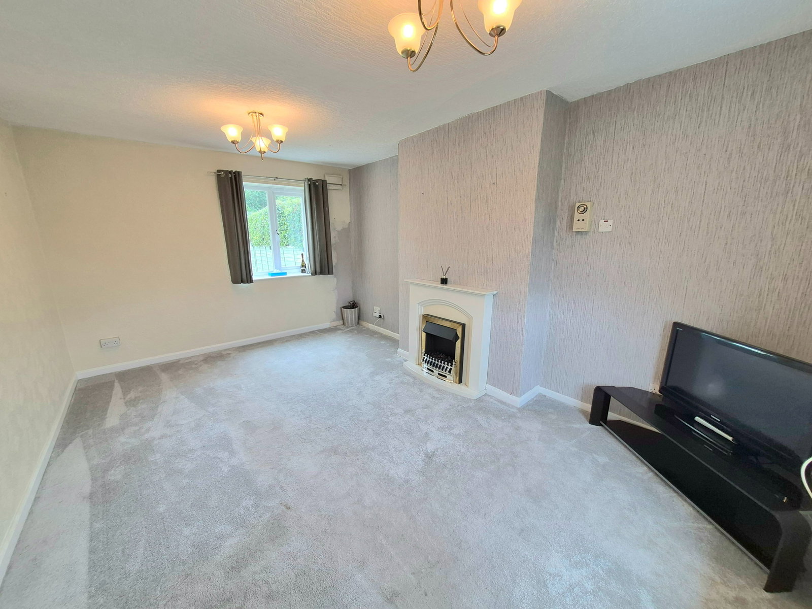Semi Detached House for sale in Congleton, The Crescent, Congleton, CW12 4BQ