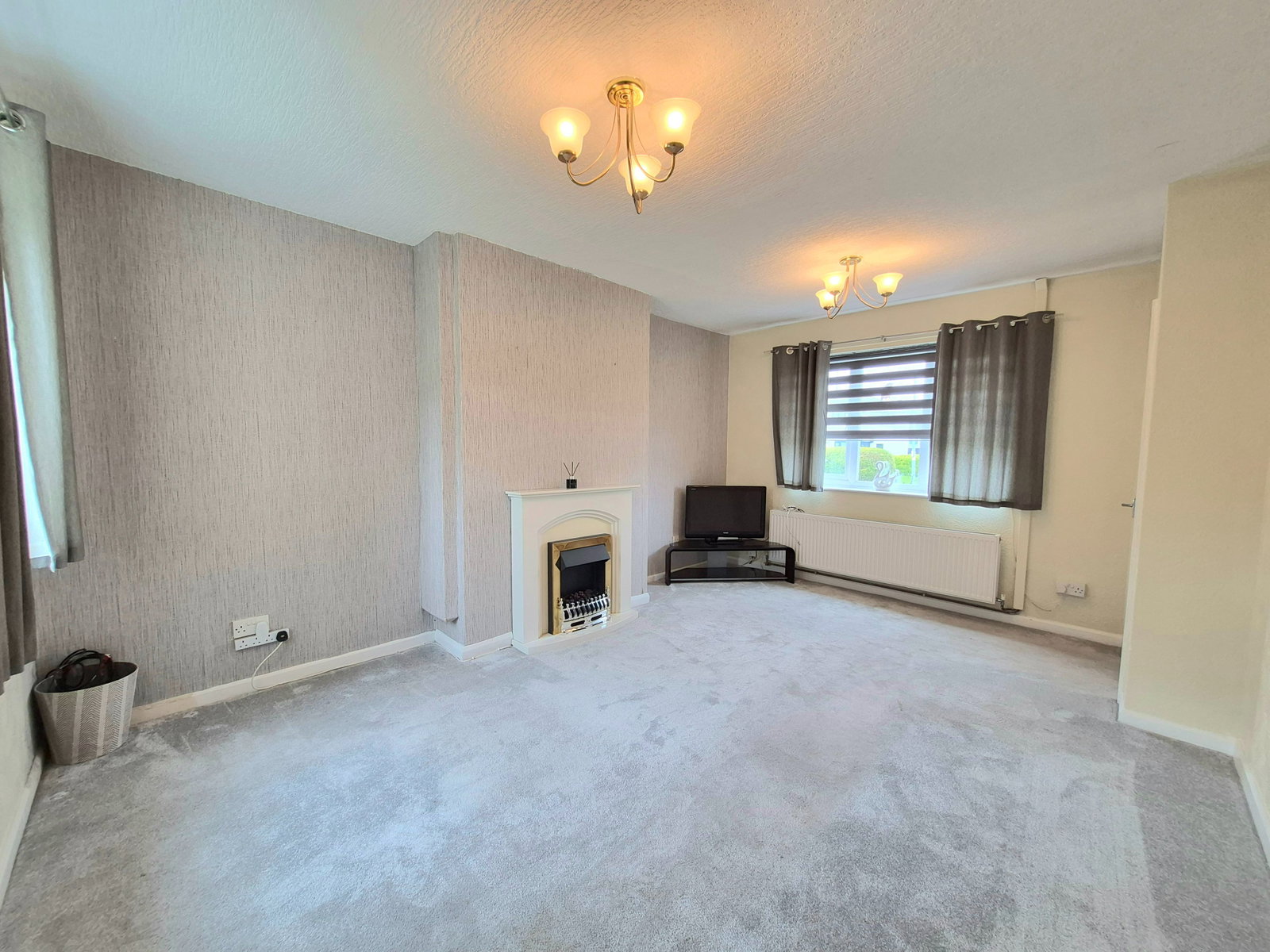 Semi Detached House for sale in Congleton, The Crescent, Congleton, CW12 4BQ