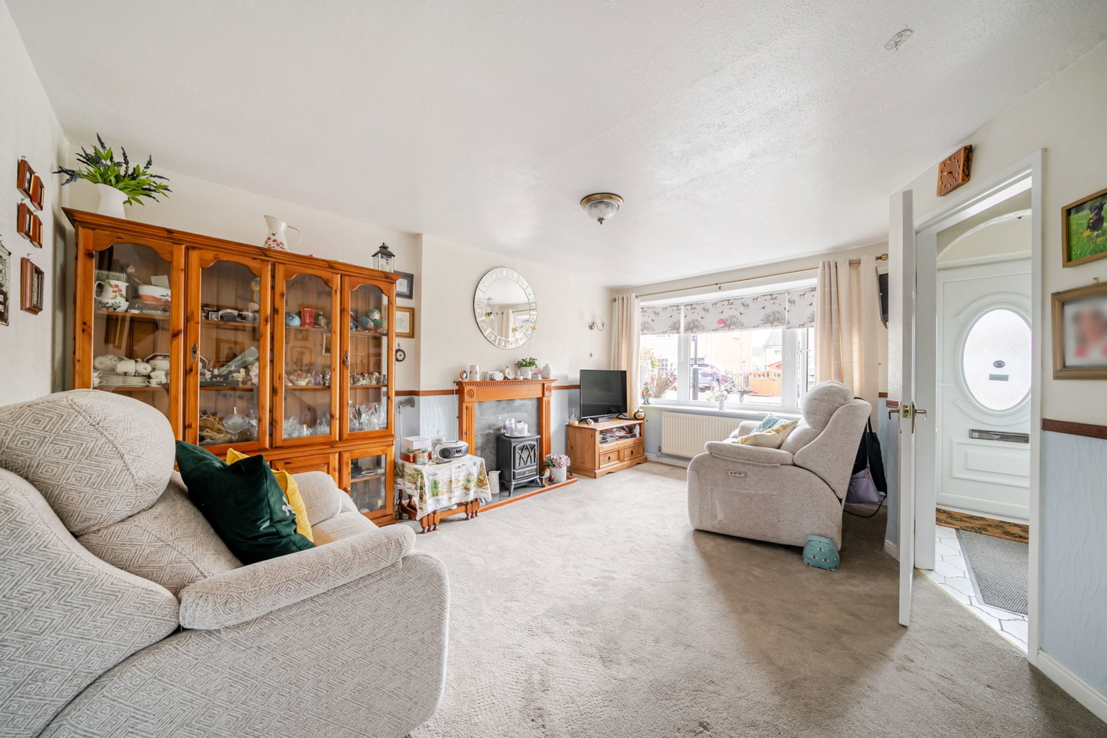 Semi Detached House for sale in York, Lancar Close, Wigginton, York, YO32 2SU, 813 m²