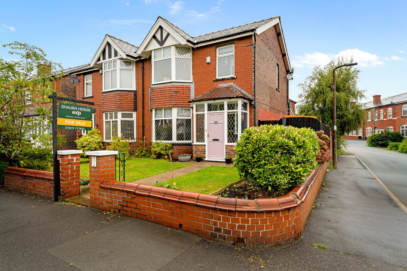 Semi Detached House for sale in Manchester, Radcliffe New Road, Whitefield, Manchester, M45 7GY