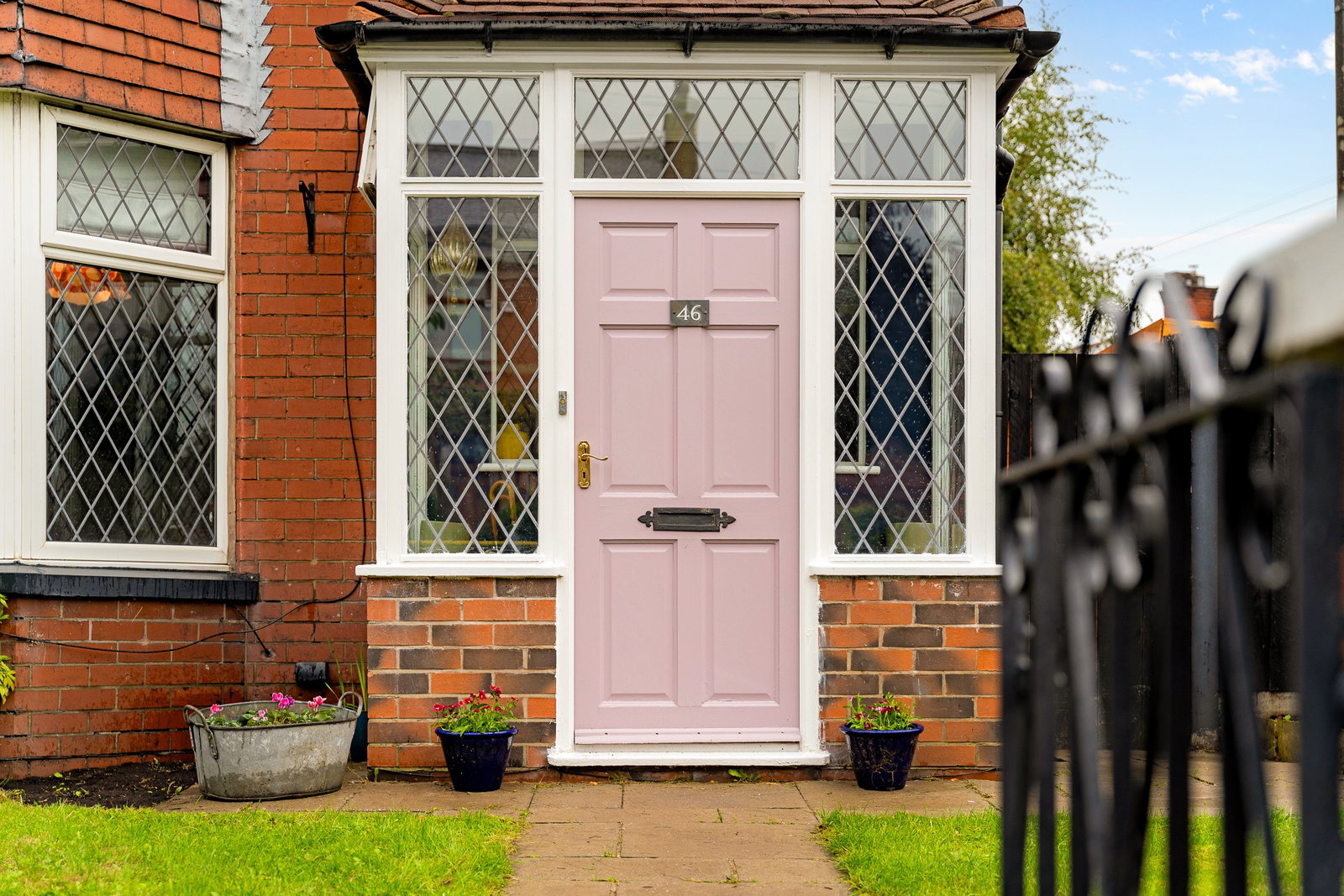 Semi Detached House for sale in Manchester, Radcliffe New Road, Whitefield, Manchester, M45 7GY