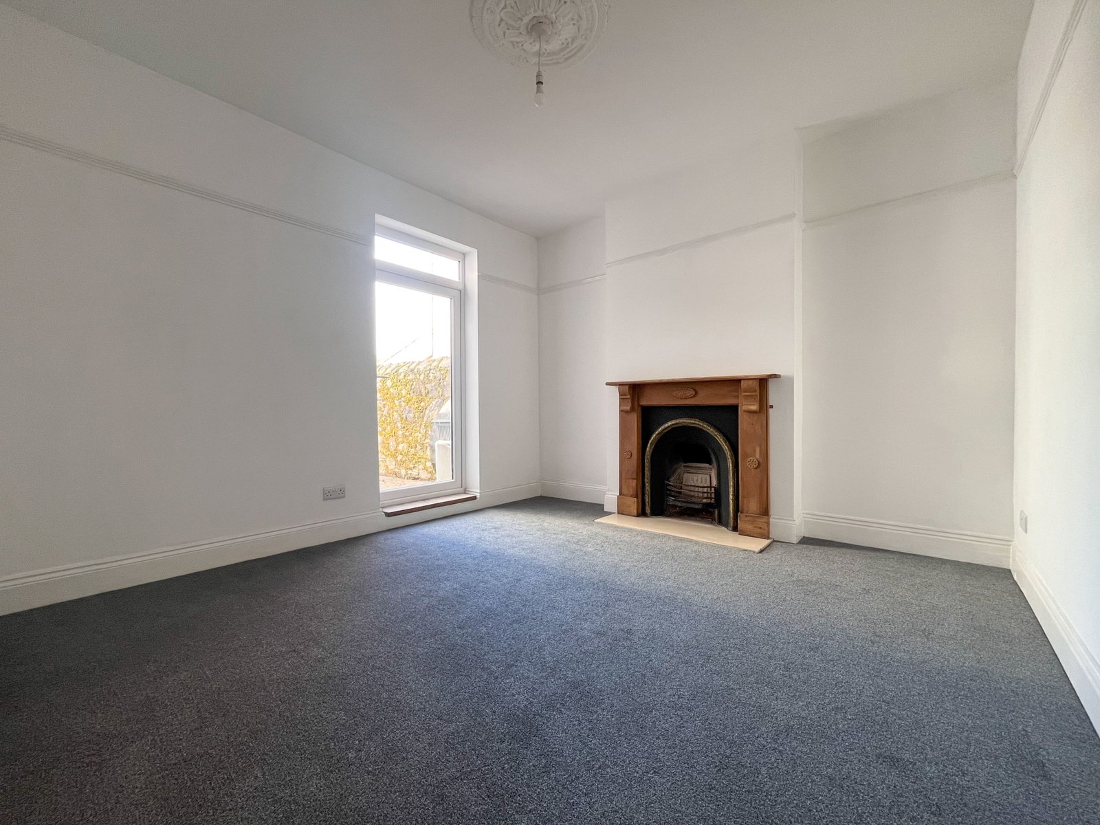 End Of Terrace House for sale in Saltash, Victoria Road, Saltash, PL12 4DN
