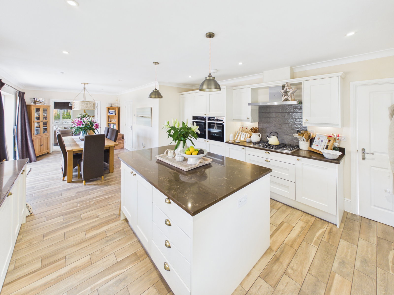 Detached House for sale in Ashford, Chequers Green, Ashford, Kent, TN26 1AY, 2500 m²