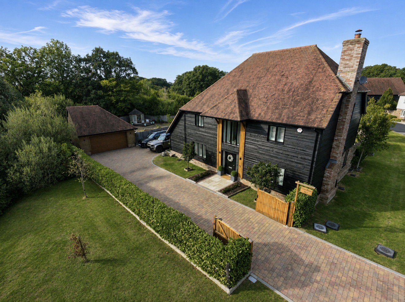 Detached House for sale in Ashford, Chequers Green, Ashford, Kent, TN26 1AY, 2500 m²