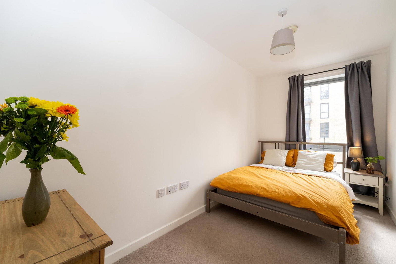 Flat for sale in London, Epstein Square, London, E14 6FX