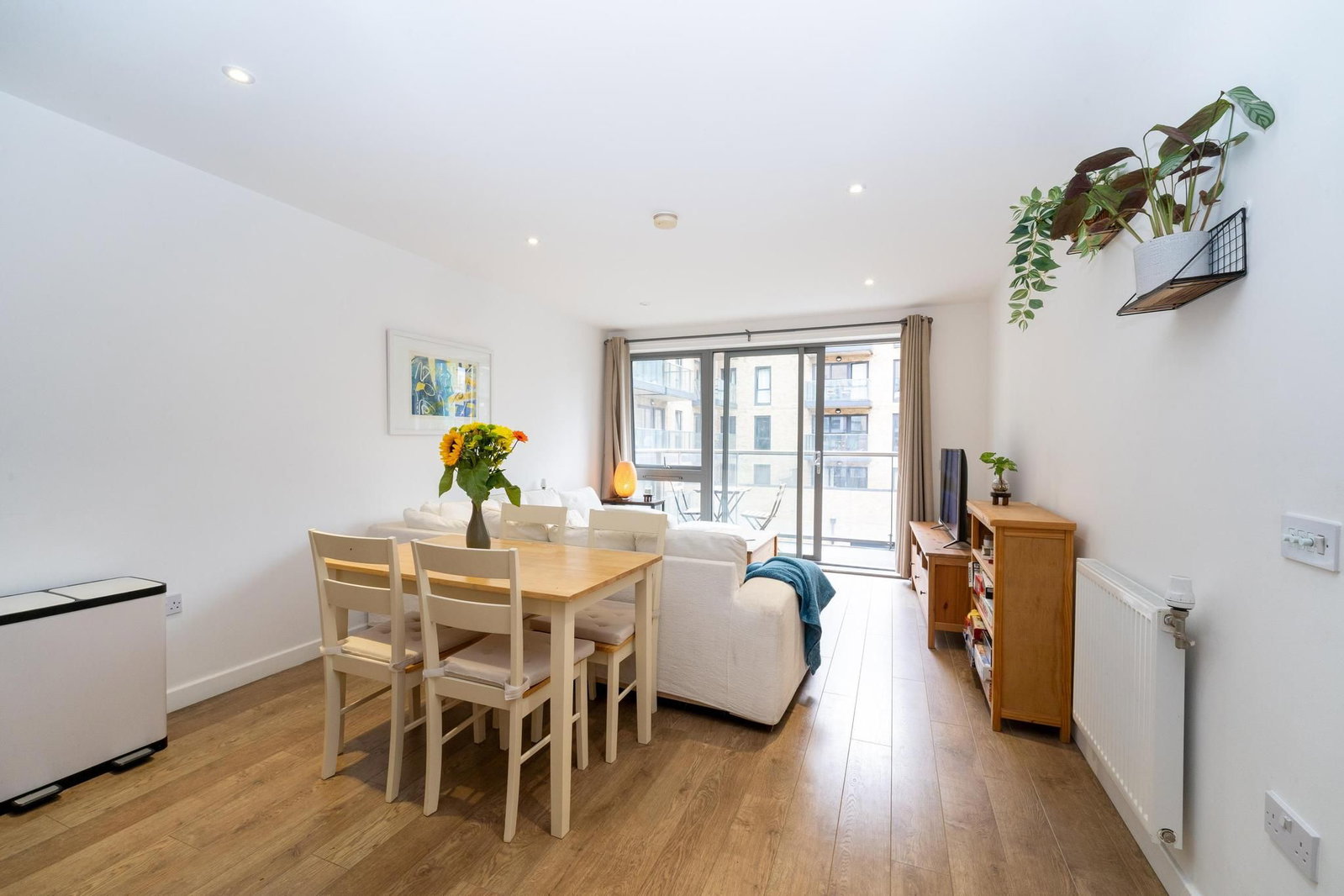 Flat for sale in London, Epstein Square, London, E14 6FX