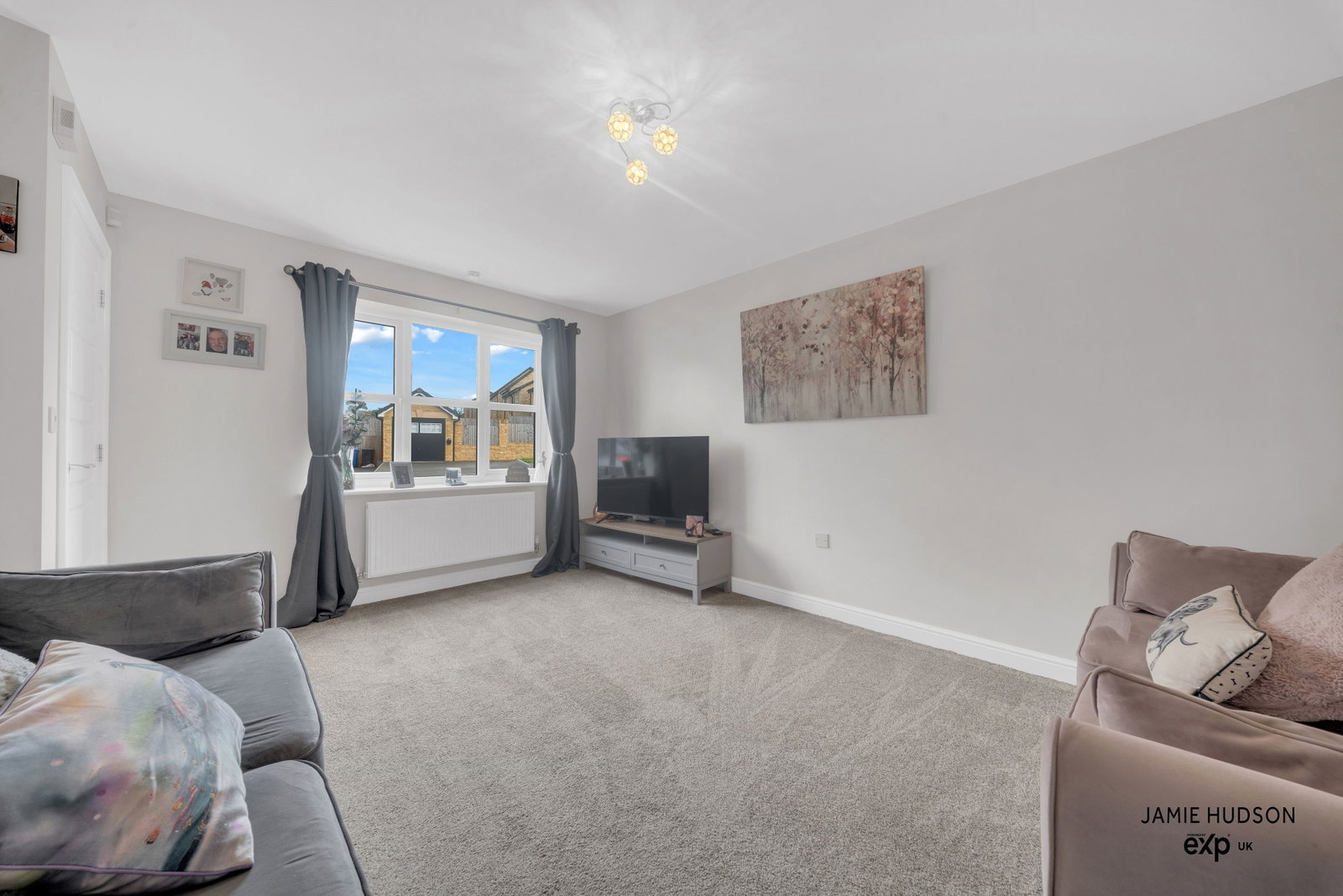 Detached House for sale in Burnley, Gaskell Drive, Burnley, BB12 6BW, 787 m²