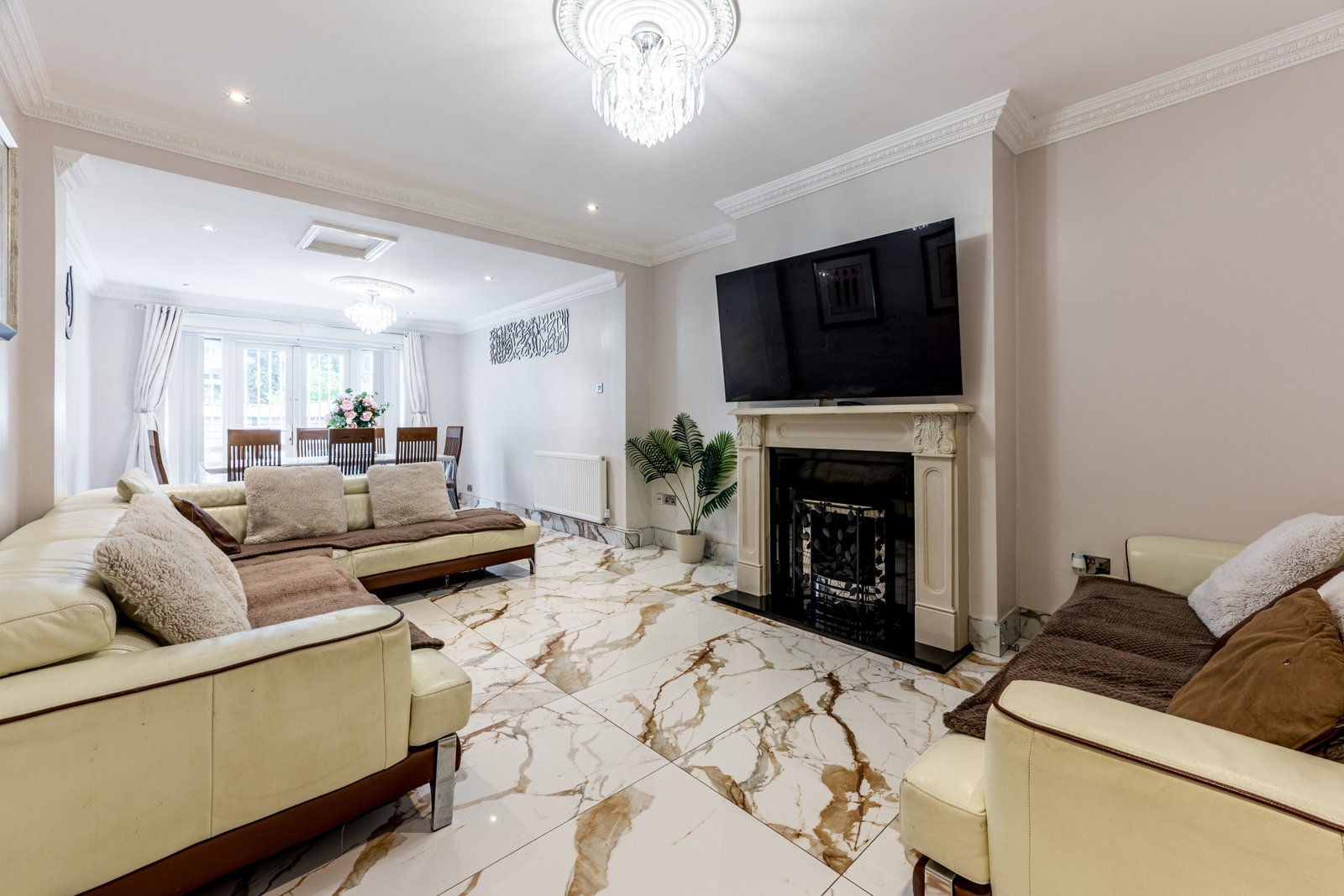 Semi Detached House for sale in Birmingham, Shepherds Green Road, Birmingham, 2423 m²