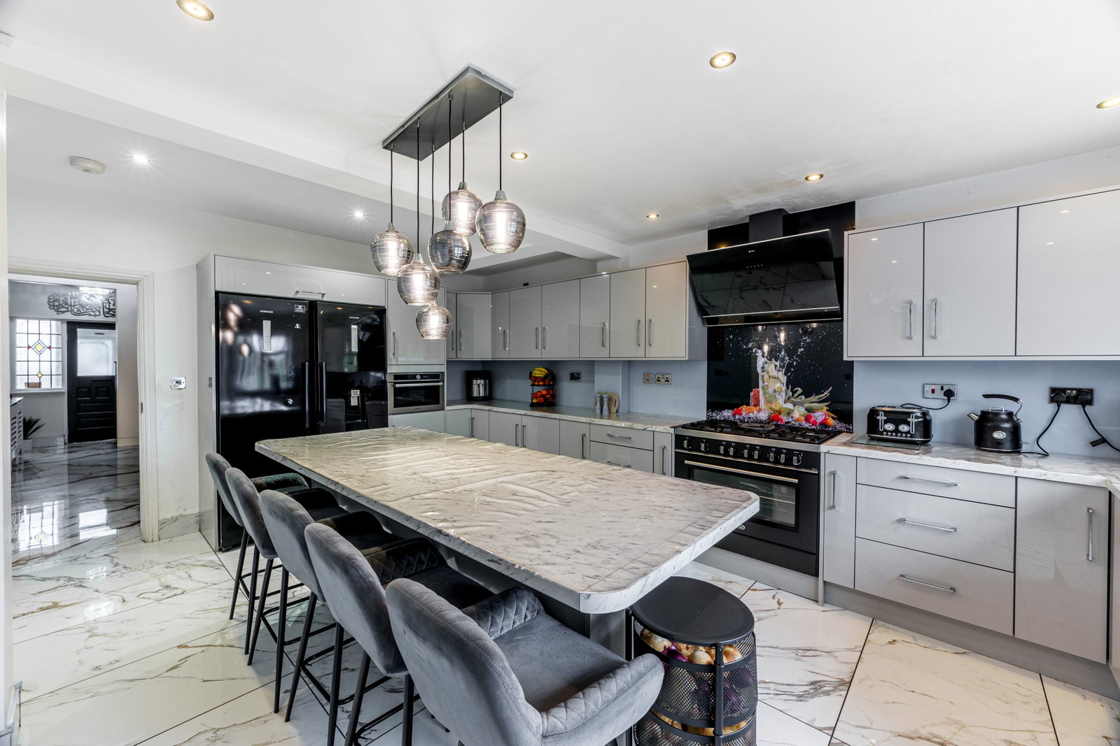 Semi Detached House for sale in Birmingham, Shepherds Green Road, Birmingham, 2423 m²