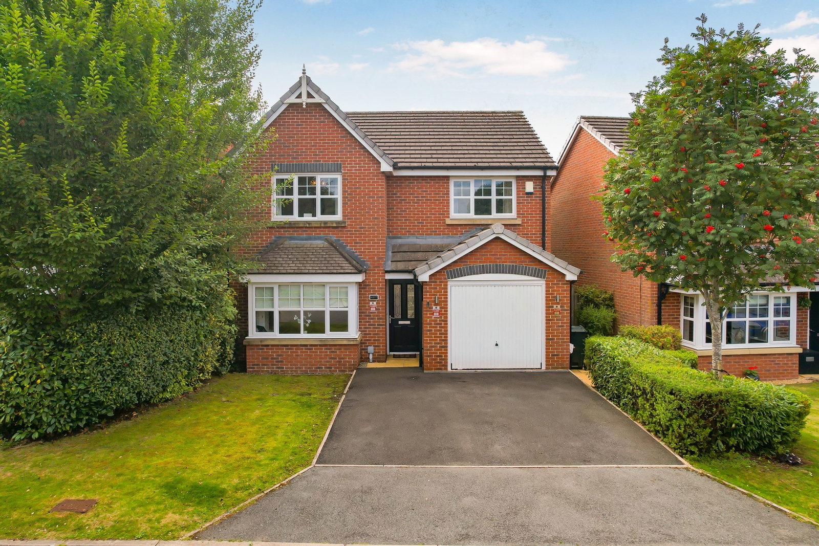 Detached House for sale in Blackburn, Brown Leaves Grove, Copster Green, Blackburn, BB1 9AL, 1369 m²