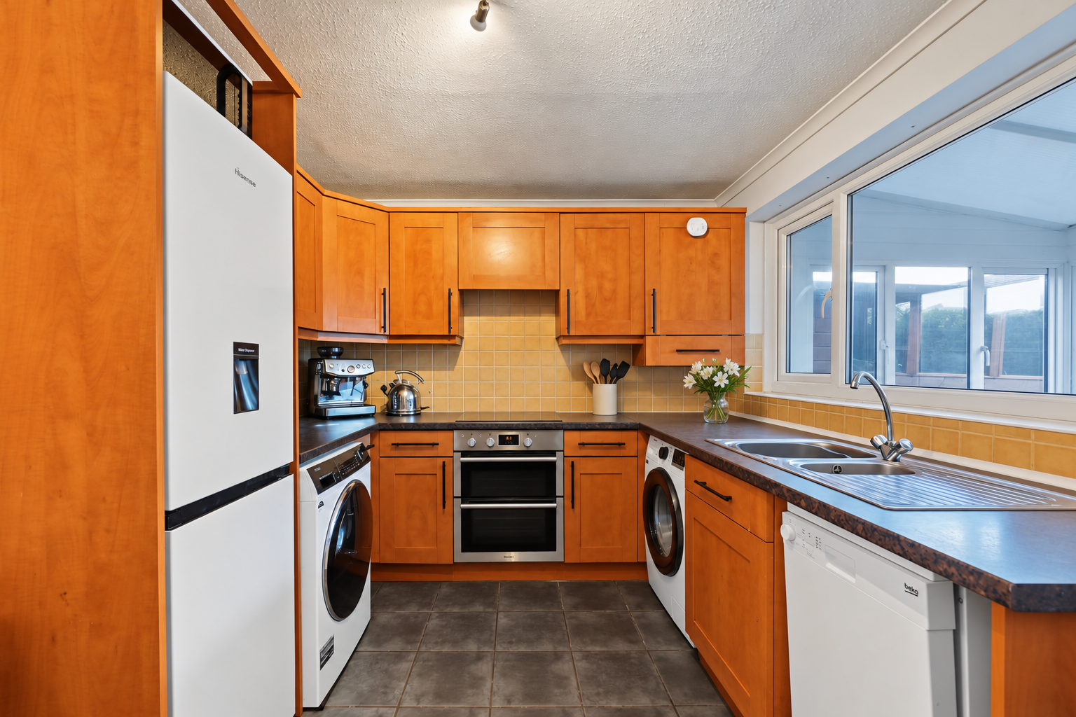 Semi Detached House for sale in Gillingham, Almond Grove, Hempstead, Gillingham, ME7 3RZ, 776 m²