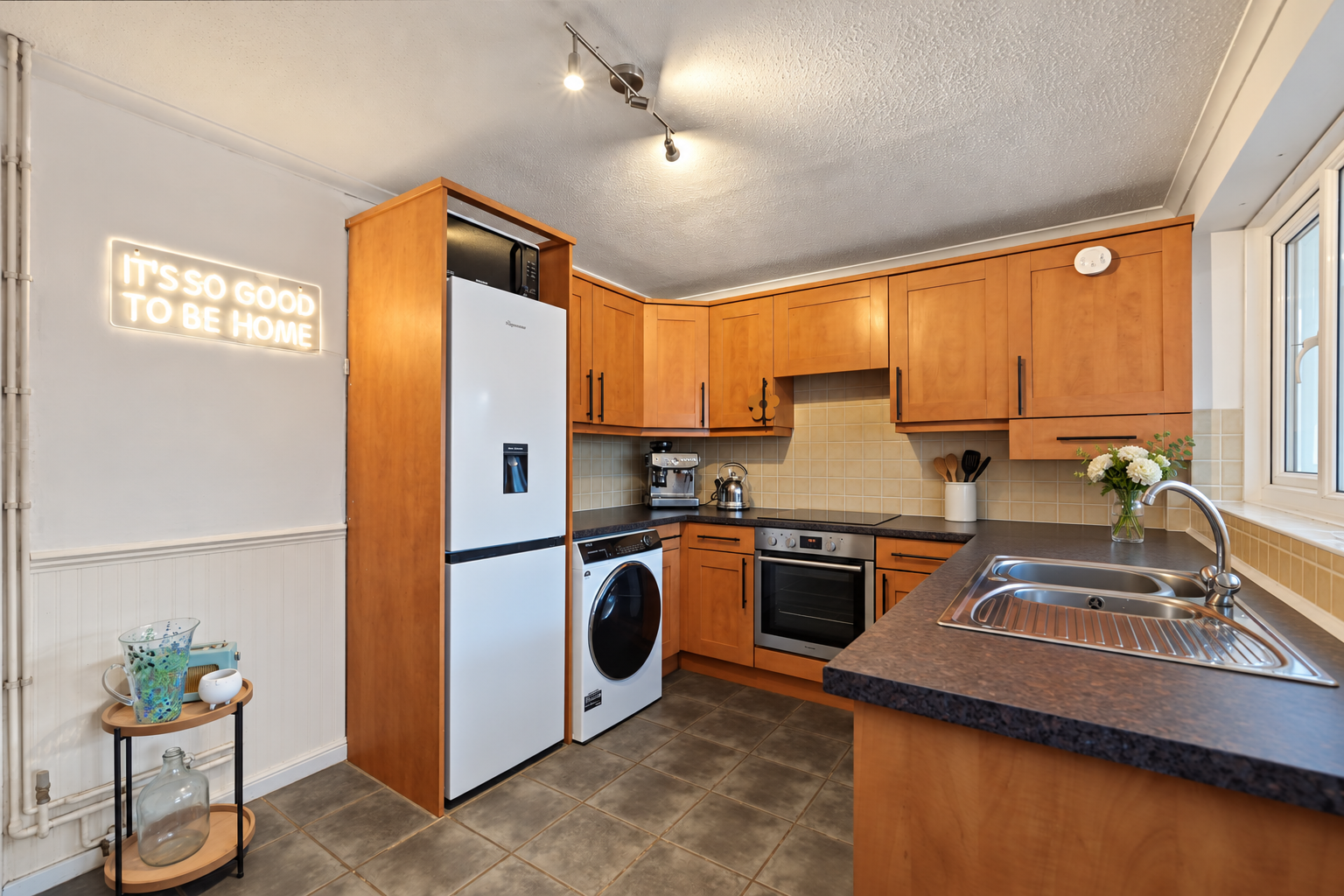 Semi Detached House for sale in Gillingham, Almond Grove, Hempstead, Gillingham, ME7 3RZ, 776 m²