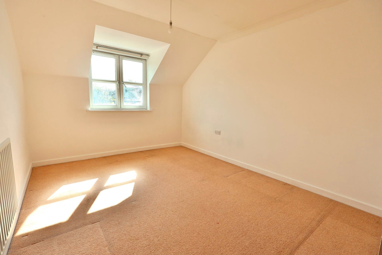 Apartment for sale in Orpington, Ranmore Path, Orpington, BR5 2GY