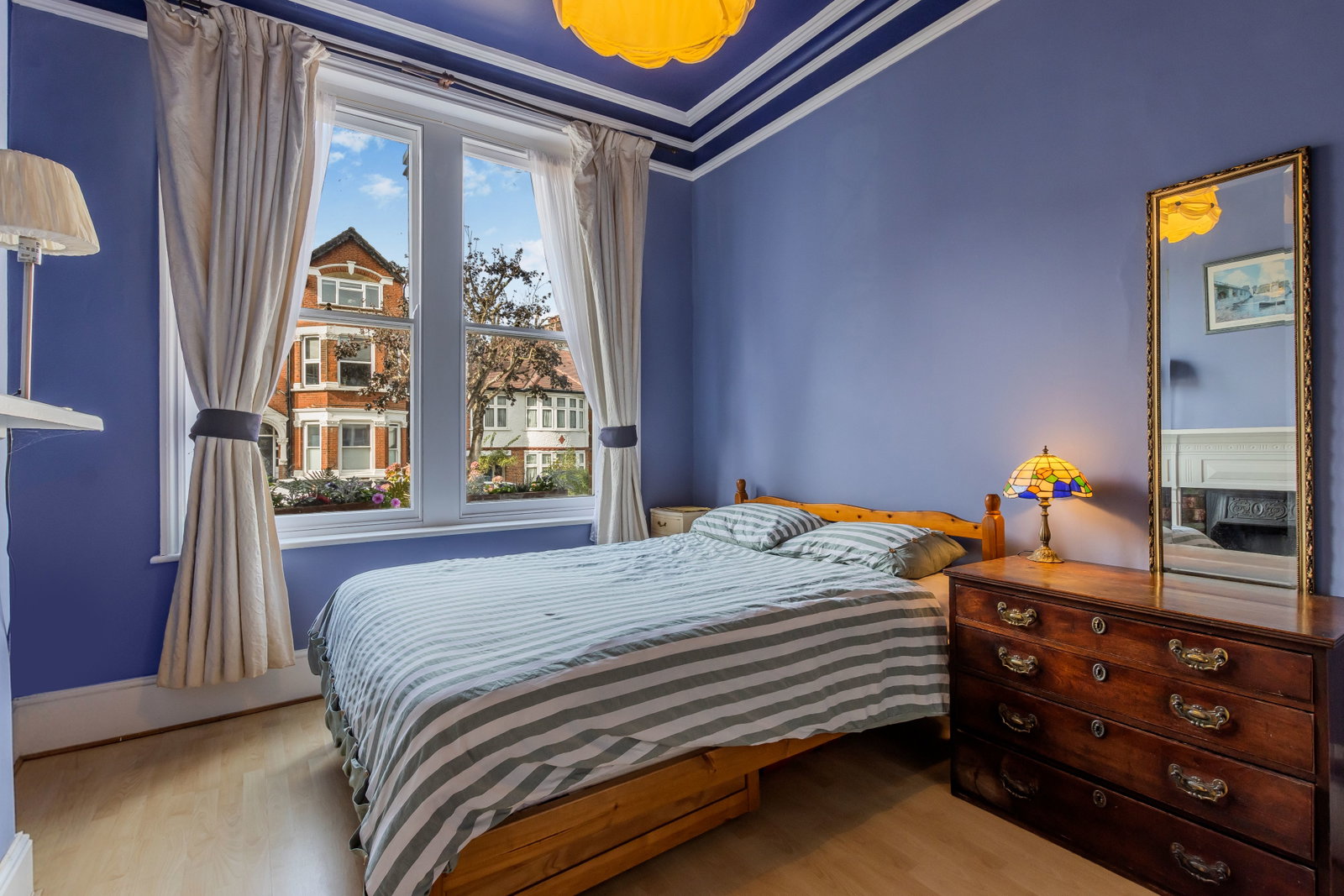 Flat for sale in London, Muswell Road, N10