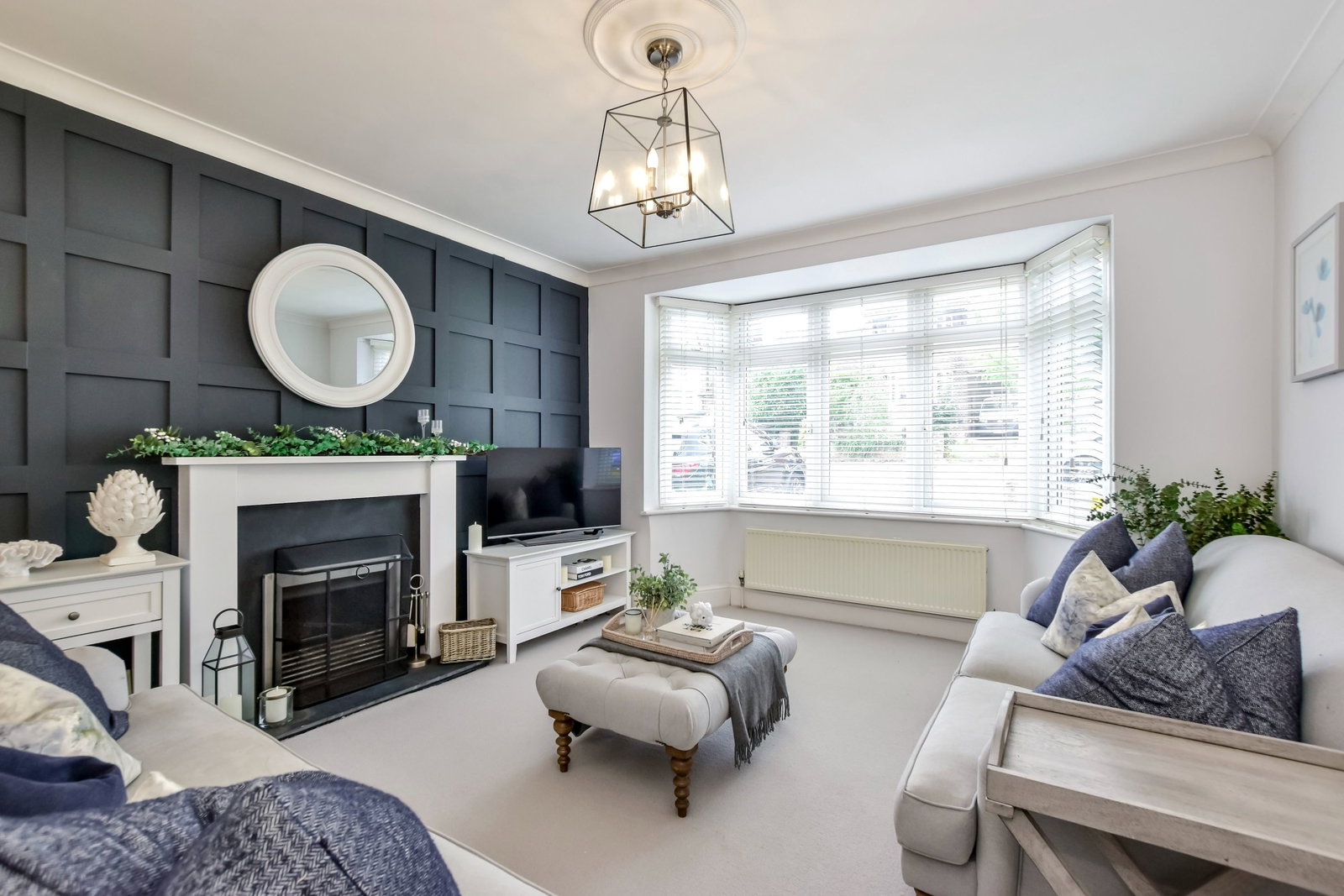 Semi Detached House for sale in Kings Langley, Belham Road, Kings Langley, WD4 8BY, 2133 m²
