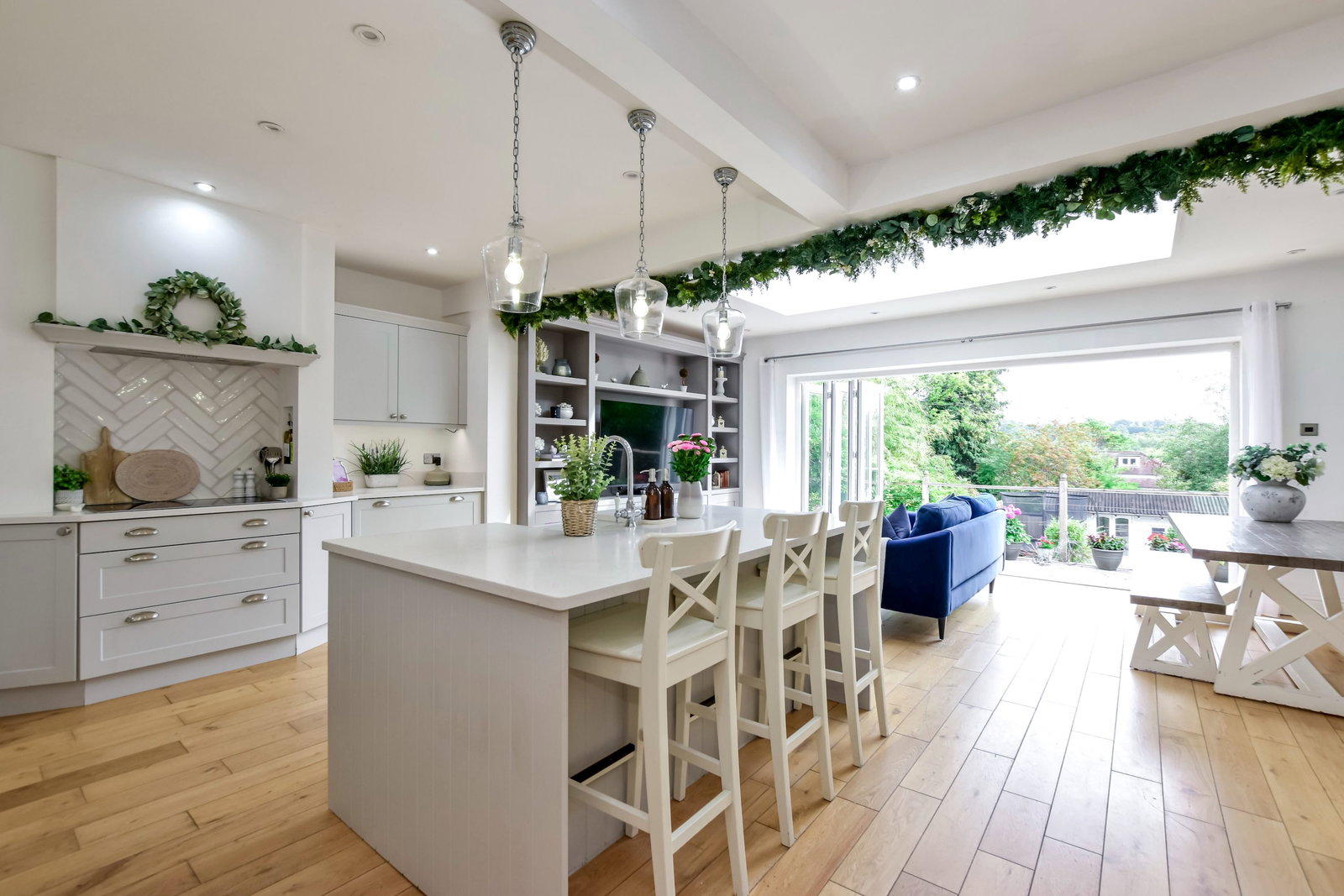 Semi Detached House for sale in Kings Langley, Belham Road, Kings Langley, WD4 8BY, 2133 m²