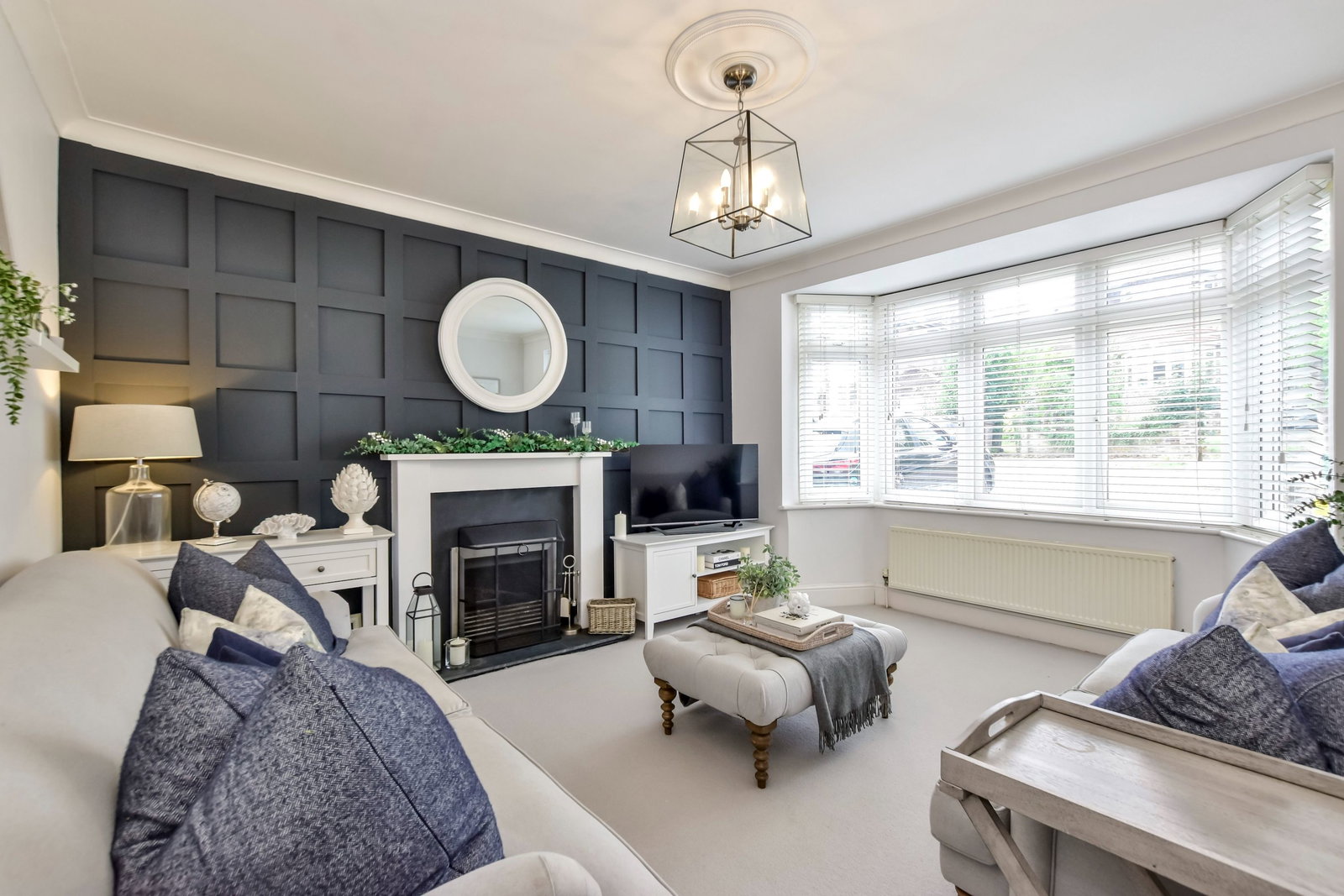 Semi Detached House for sale in Kings Langley, Belham Road, Kings Langley, WD4 8BY, 2133 m²
