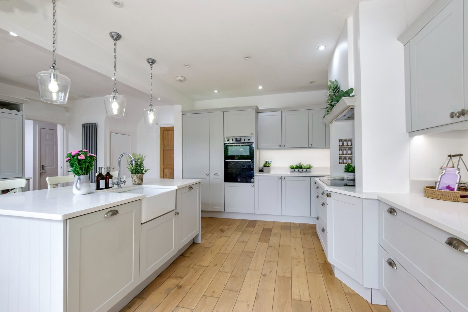 Semi Detached House for sale in Kings Langley, Belham Road, Kings Langley, WD4 8BY, 2133 m²