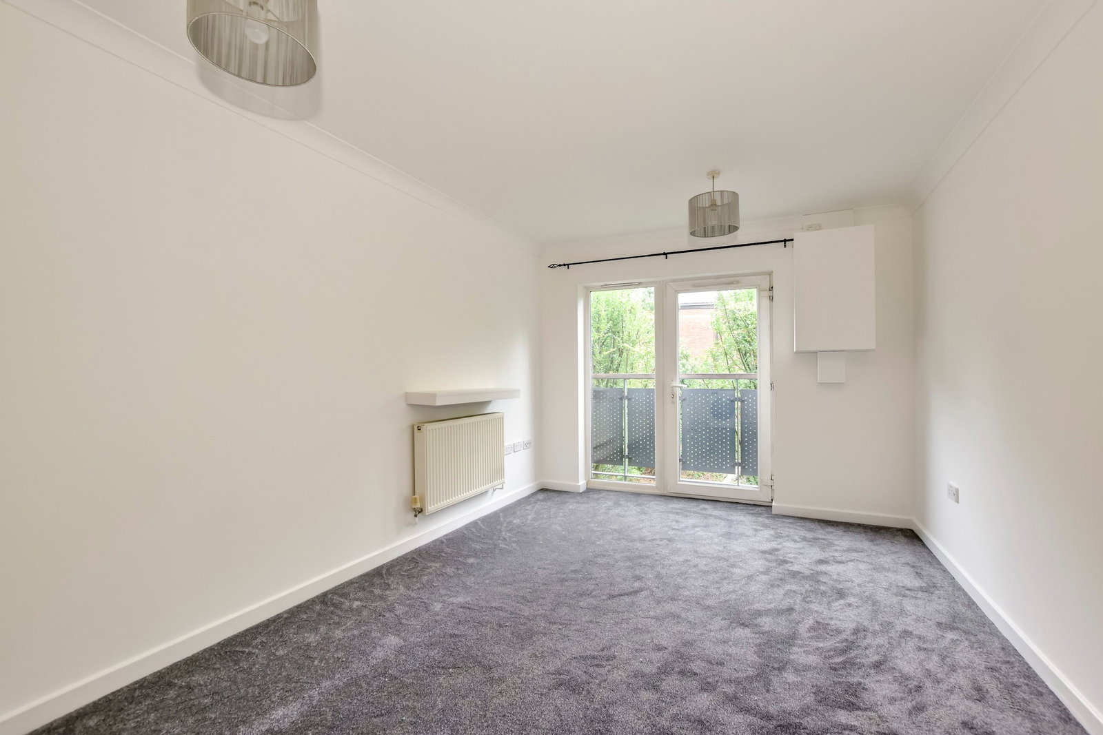 Flat for sale in Watford, Chiltern Close, Watford, WD18 7AE, 489 m²