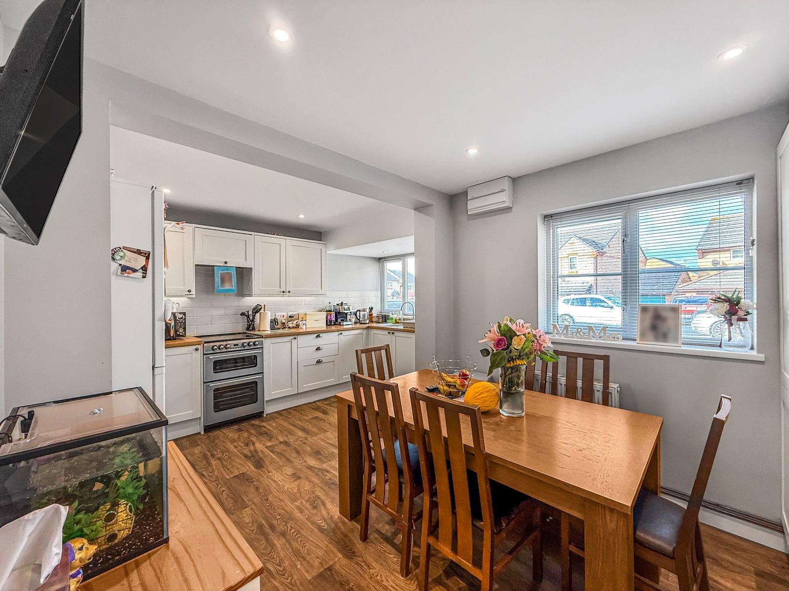 Semi Detached House for sale in Barnstaple, Wester-Moor Drive, Roundswell, Barnstaple, North Devon, 917 m²