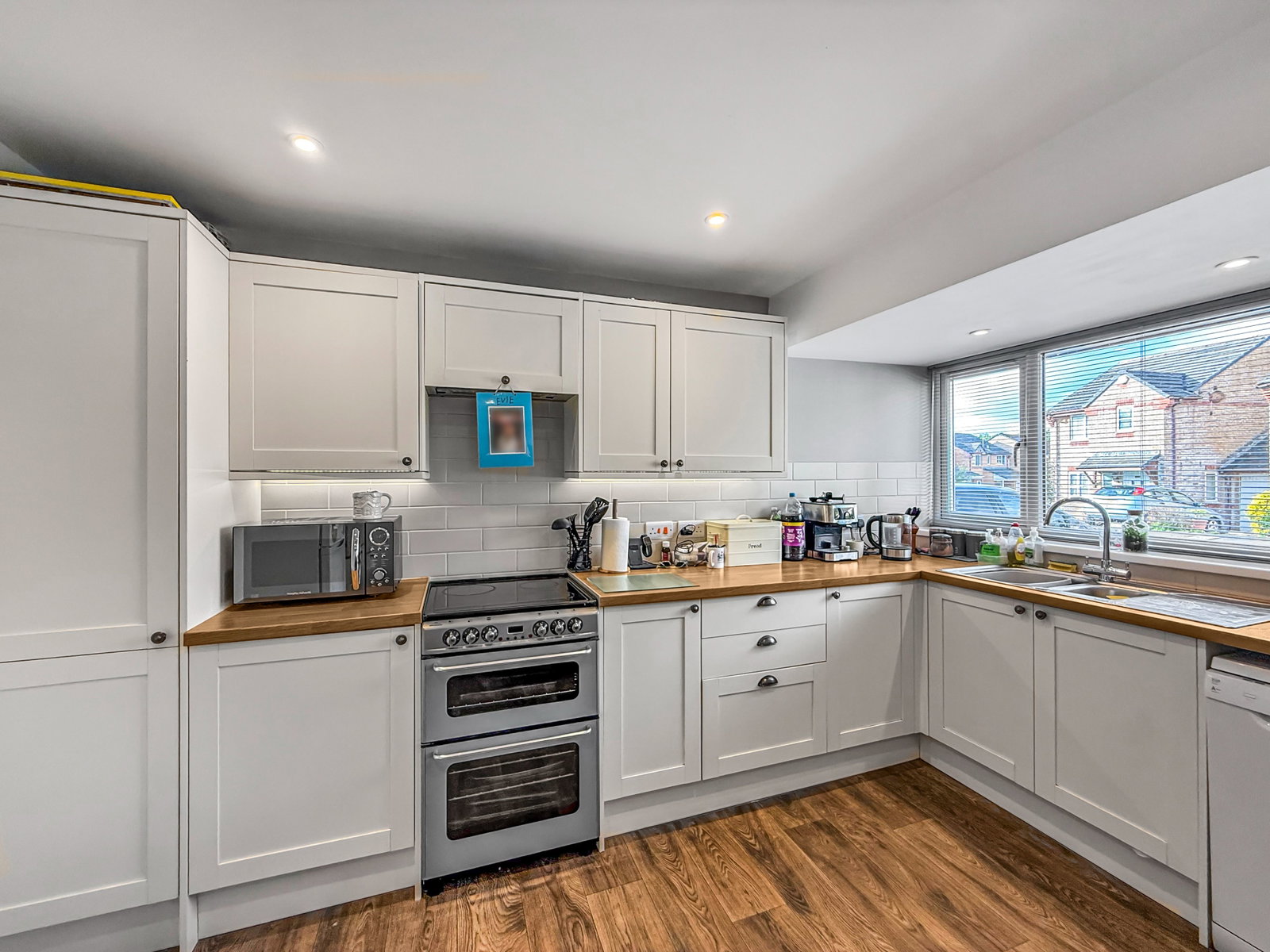 Semi Detached House for sale in Barnstaple, Wester-Moor Drive, Roundswell, Barnstaple, North Devon, 917 m²