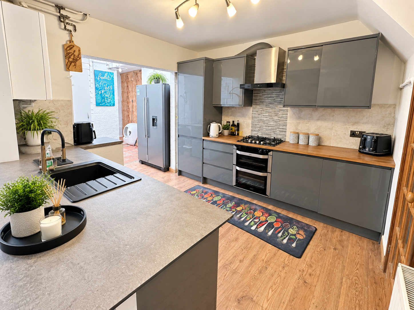 Semi Detached House for sale in Leicester, Aylestone Drive, Aylestone, Leicester, LE2 8SB