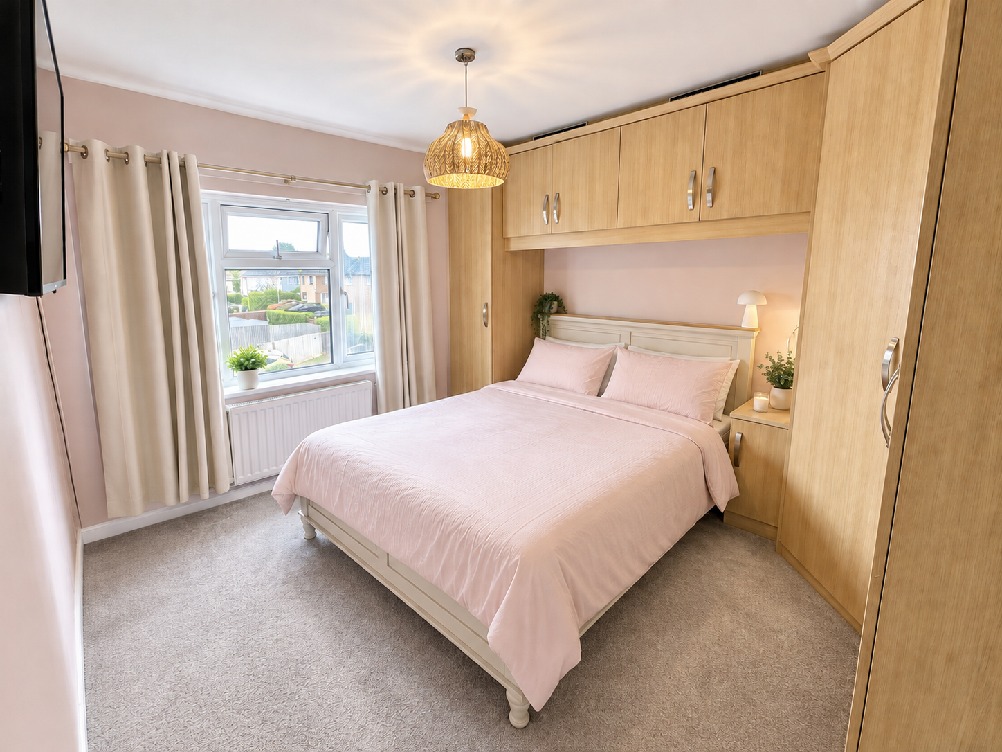 Semi Detached House for sale in Leicester, Aylestone Drive, Aylestone, Leicester, LE2 8SB