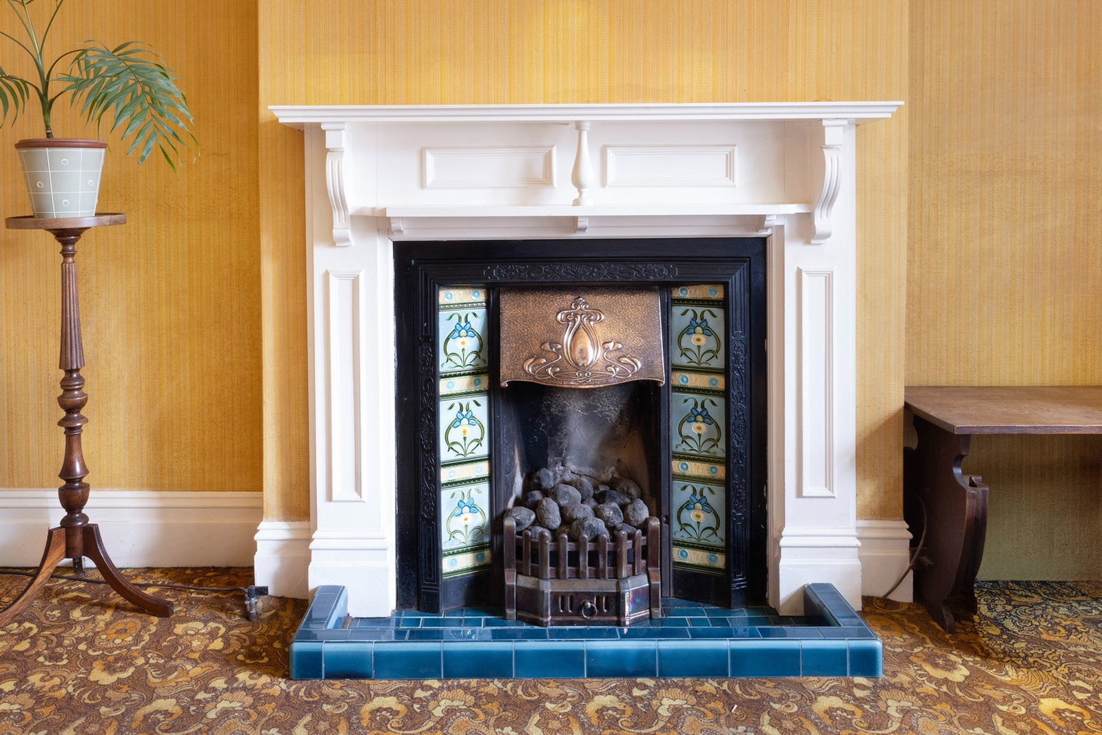 Semi Detached House for sale in Cheltenham, Cirencester Road, Charlton Kings, Cheltenham, GL53 8DA
