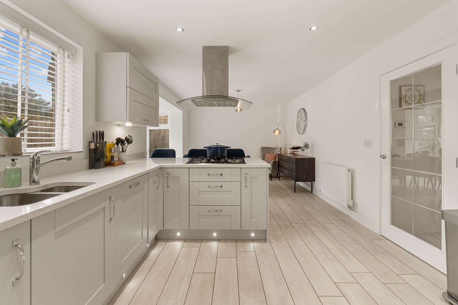 Detached House for sale in Huddersfield, 20 Forest Court, Huddersfield, HD2 2FY
