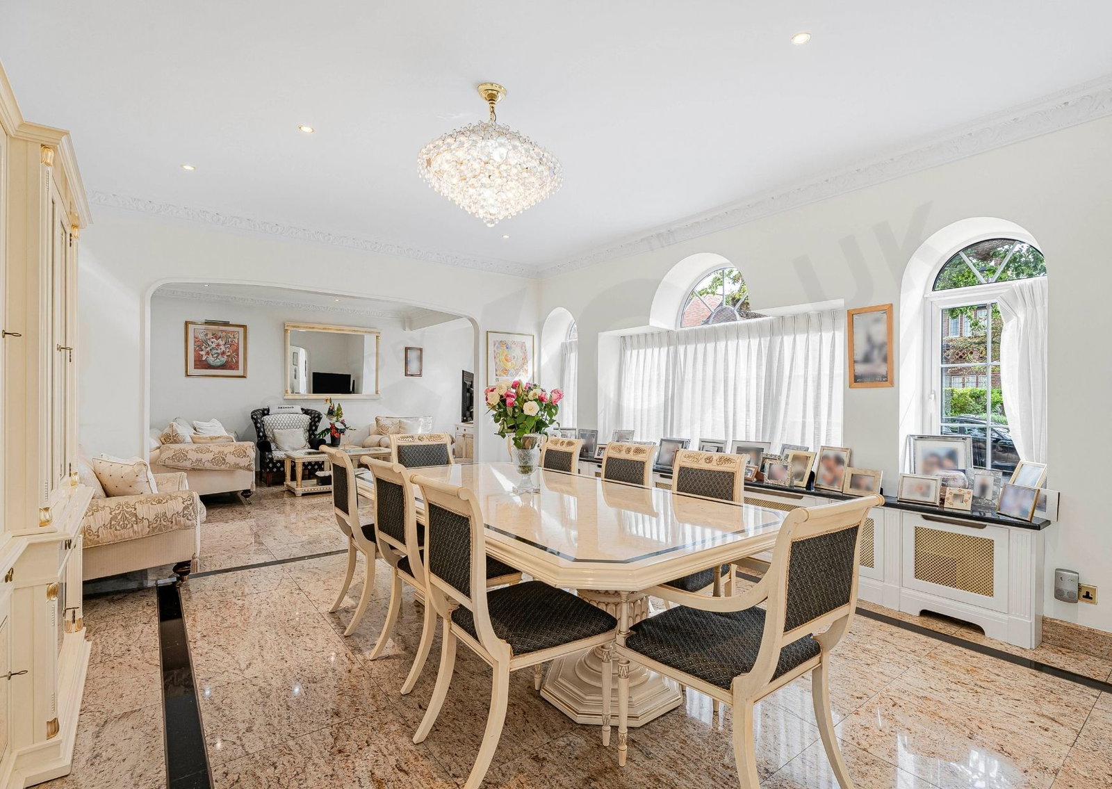 Detached House for sale in London, Crooked Usage, North London N3, 4853 m²
