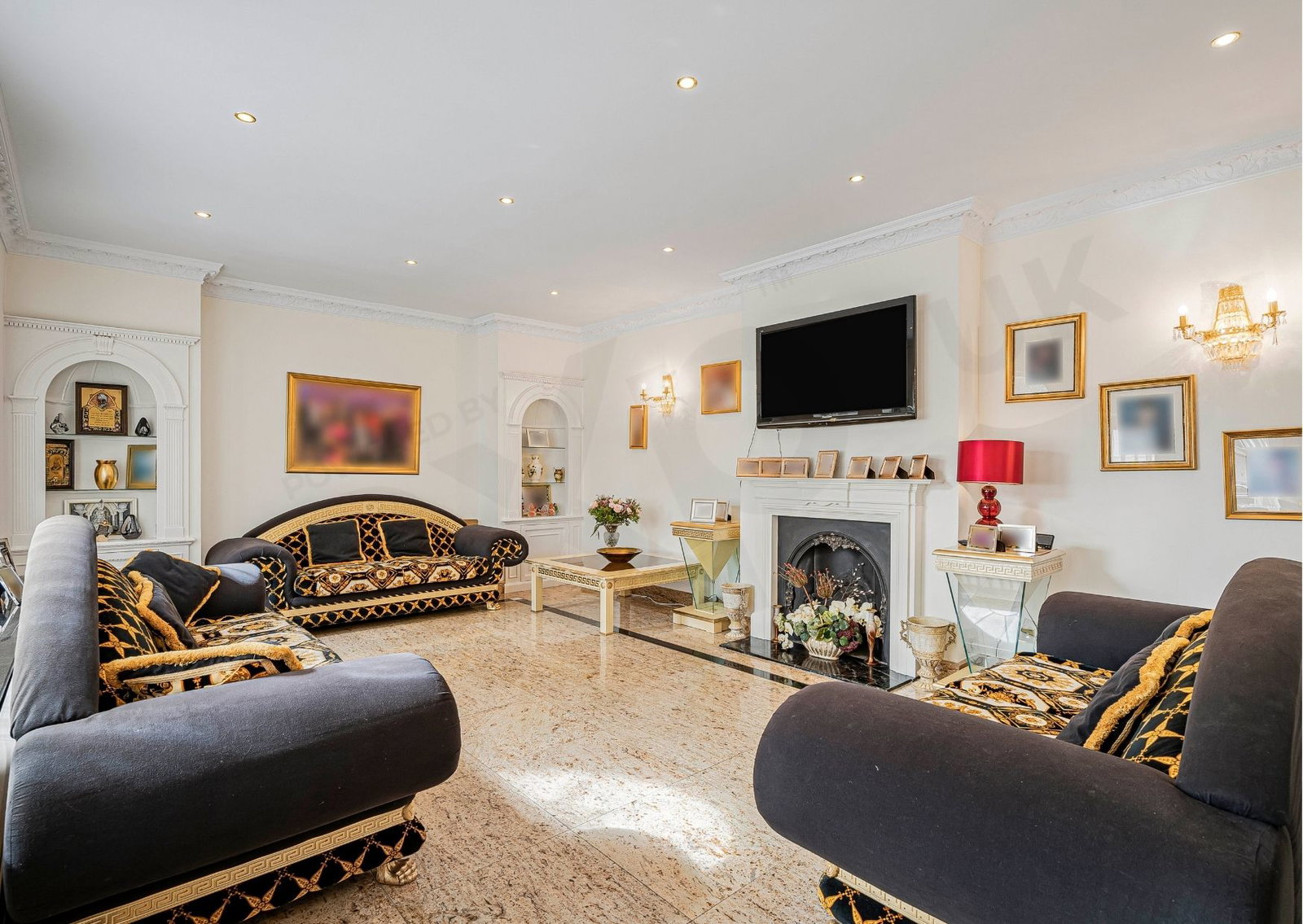 Detached House for sale in London, Crooked Usage, North London N3, 4853 m²