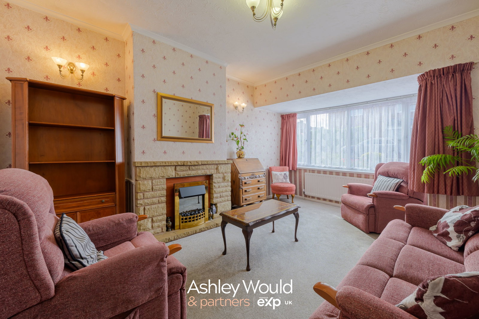 Semi Detached House for sale in Halesowen, Hillbrow Crescent, Halesowen, B62