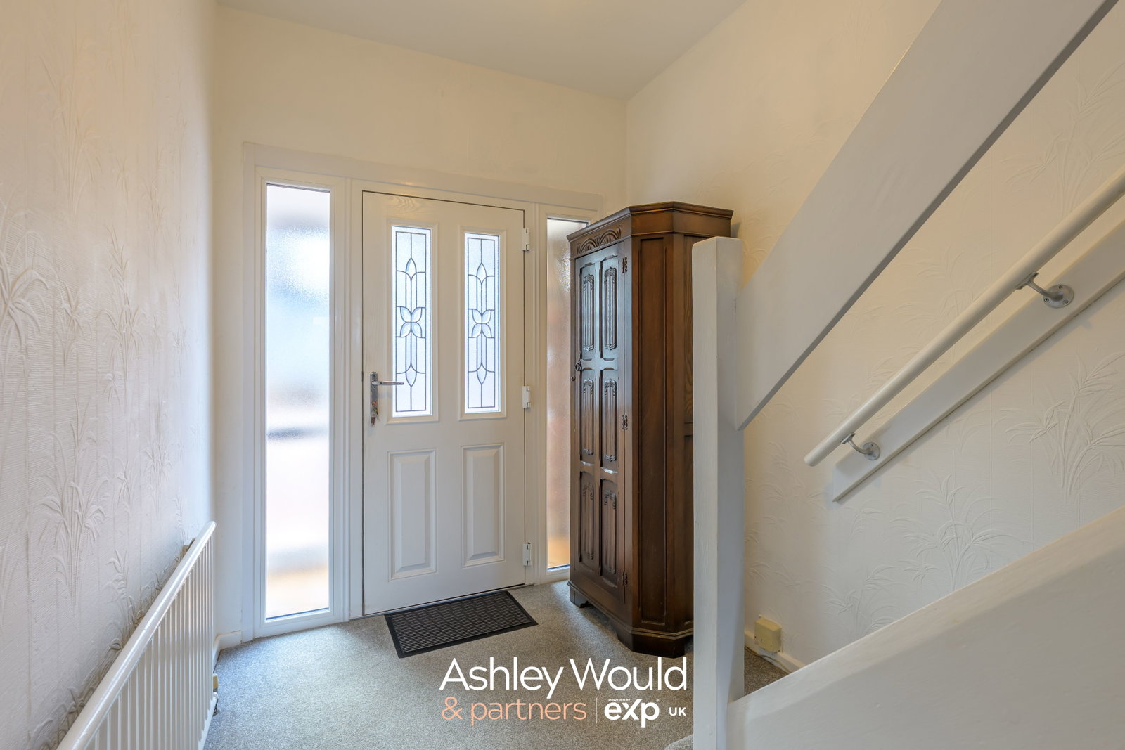 Semi Detached House for sale in Halesowen, Hillbrow Crescent, Halesowen, B62