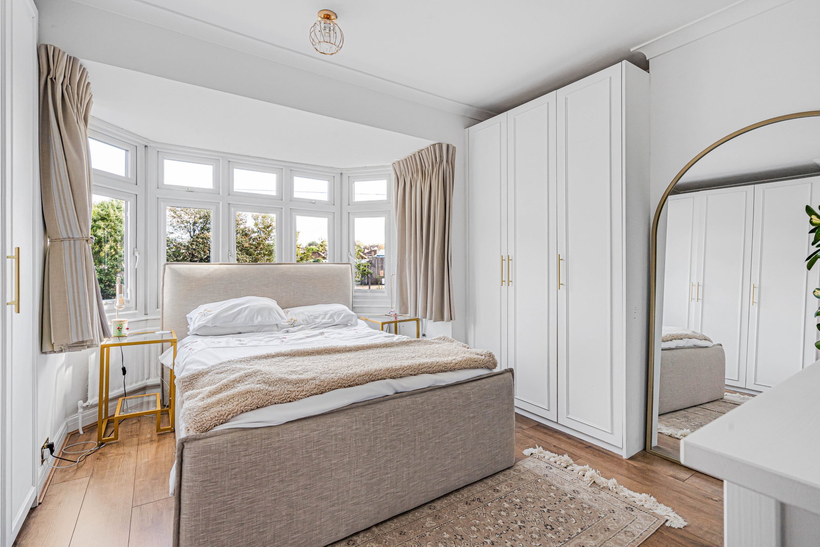Semi Detached House for sale in Orpington, Cray Avenue, Orpington