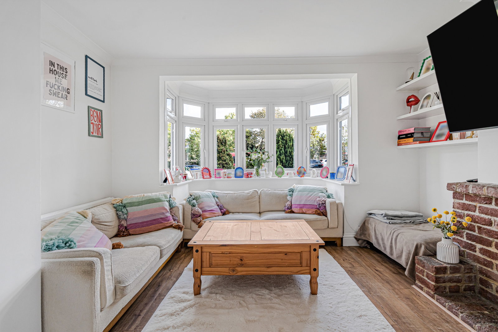 Semi Detached House for sale in Orpington, Cray Avenue, Orpington