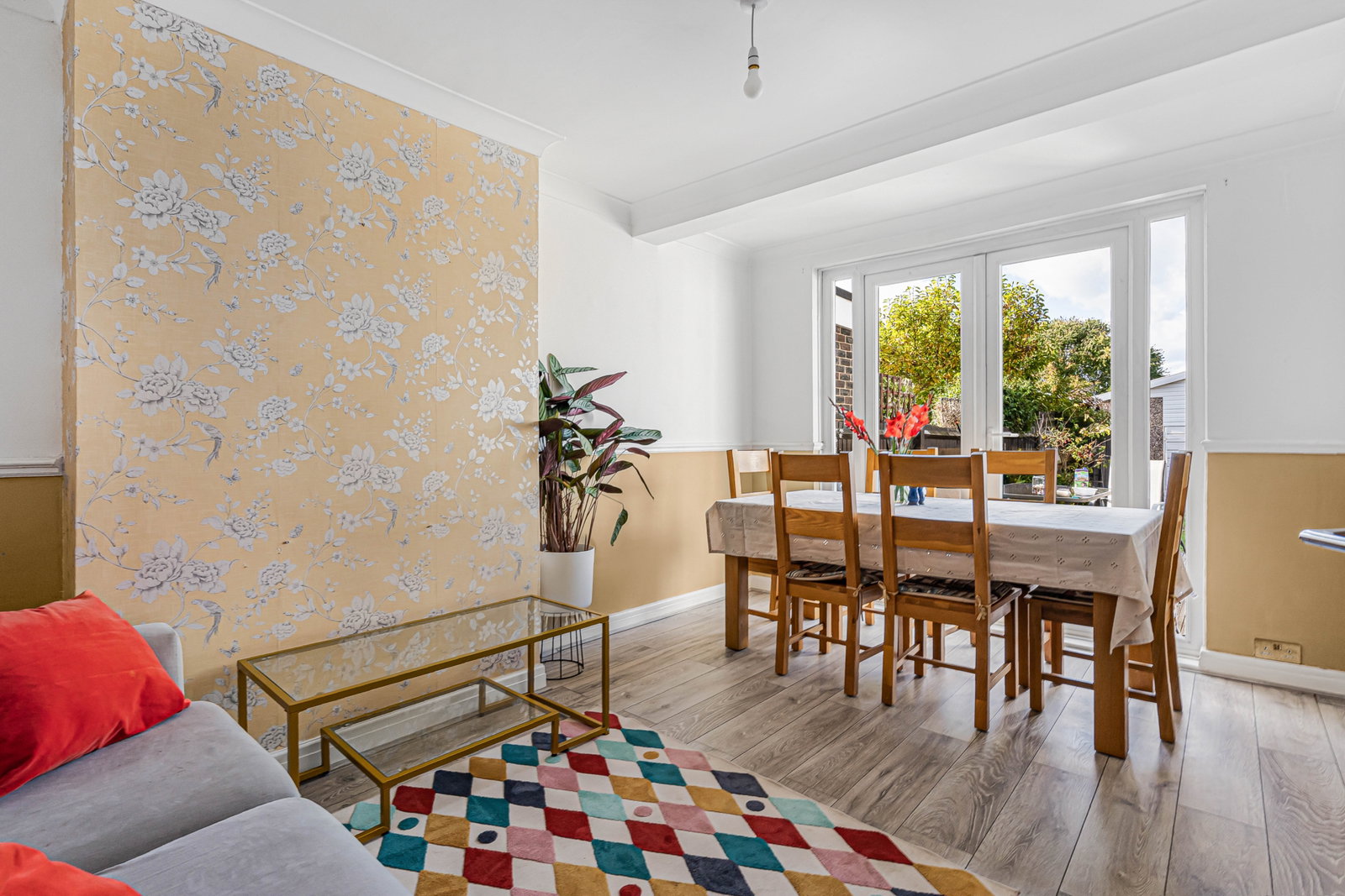 Semi Detached House for sale in Orpington, Cray Avenue, Orpington