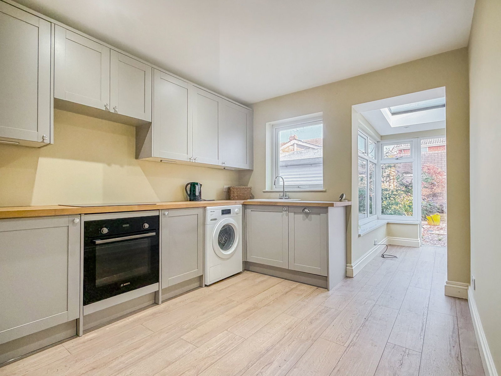 Semi Detached Bungalow for sale in Beverley, Molescroft Park, Beverley, East Riding of Yorkshire, HU17 7HY