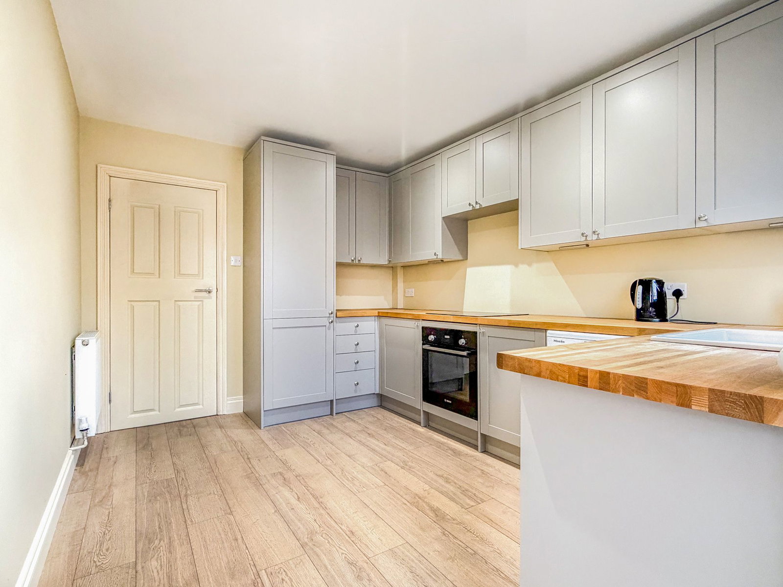 Semi Detached Bungalow for sale in Beverley, Molescroft Park, Beverley, East Riding of Yorkshire, HU17 7HY