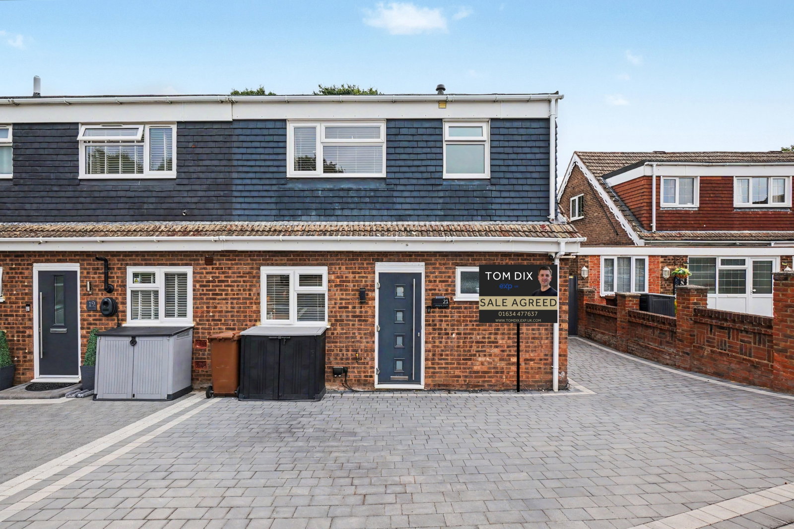 Semi Detached House for sale in Chatham, Arundel Close, Lordswood, Chatham, ME5 8UZ, 1005 m²