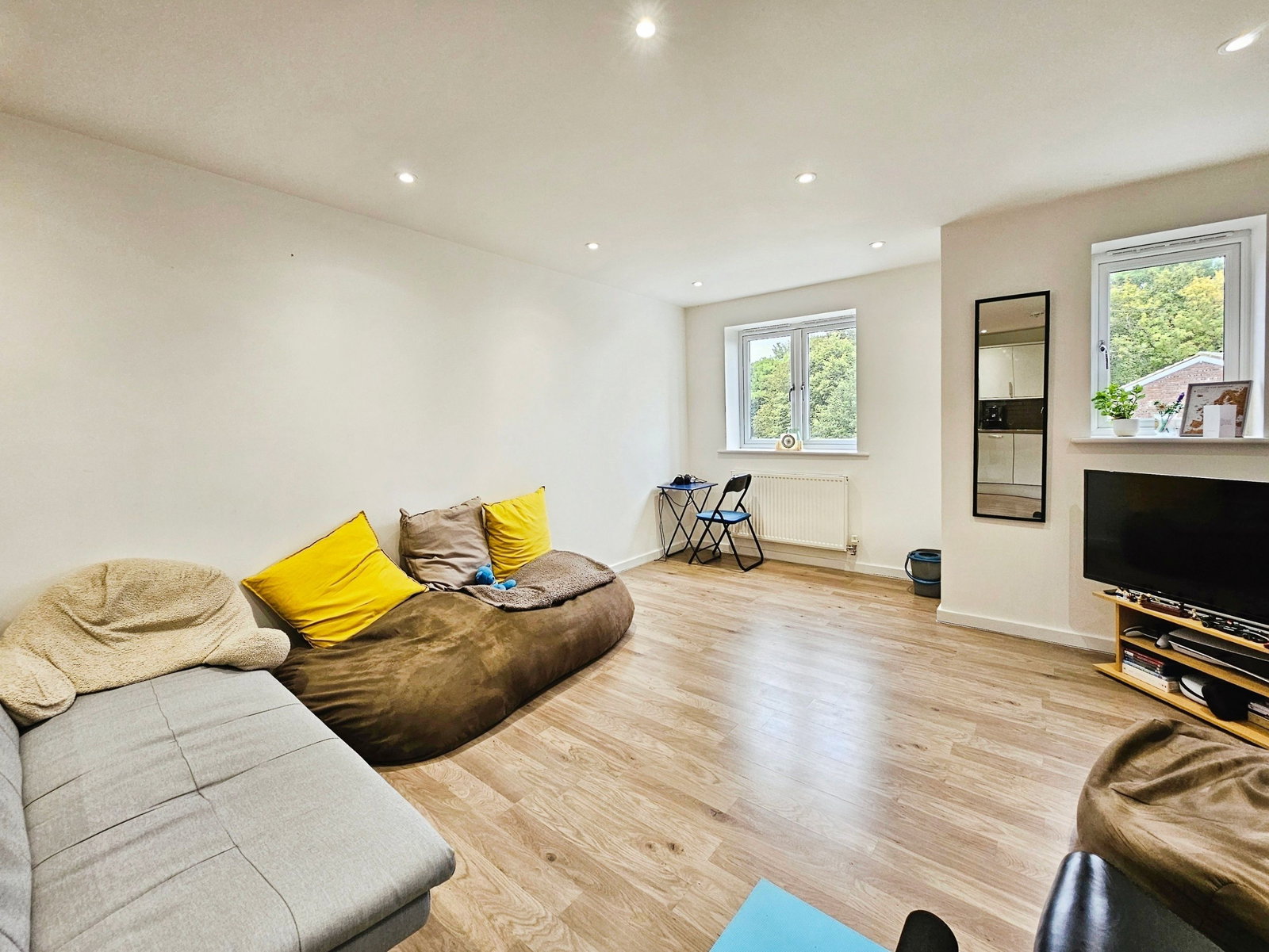 Flat for sale in Royston, Coleridge Court, Burns Road, Royston, SG8, 619 m²