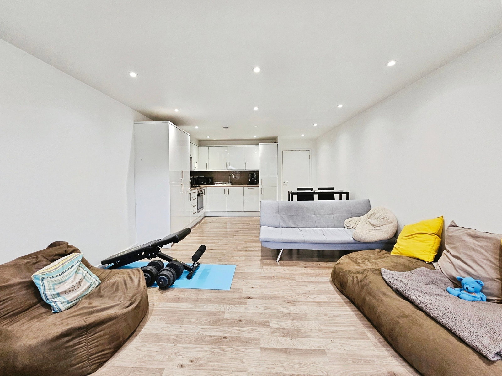 Flat for sale in Royston, Coleridge Court, Burns Road, Royston, SG8, 619 m²