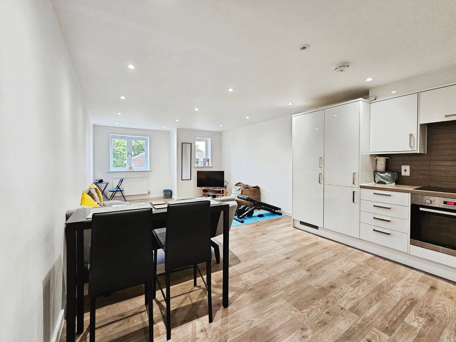 Flat for sale in Royston, Coleridge Court, Burns Road, Royston, SG8, 619 m²