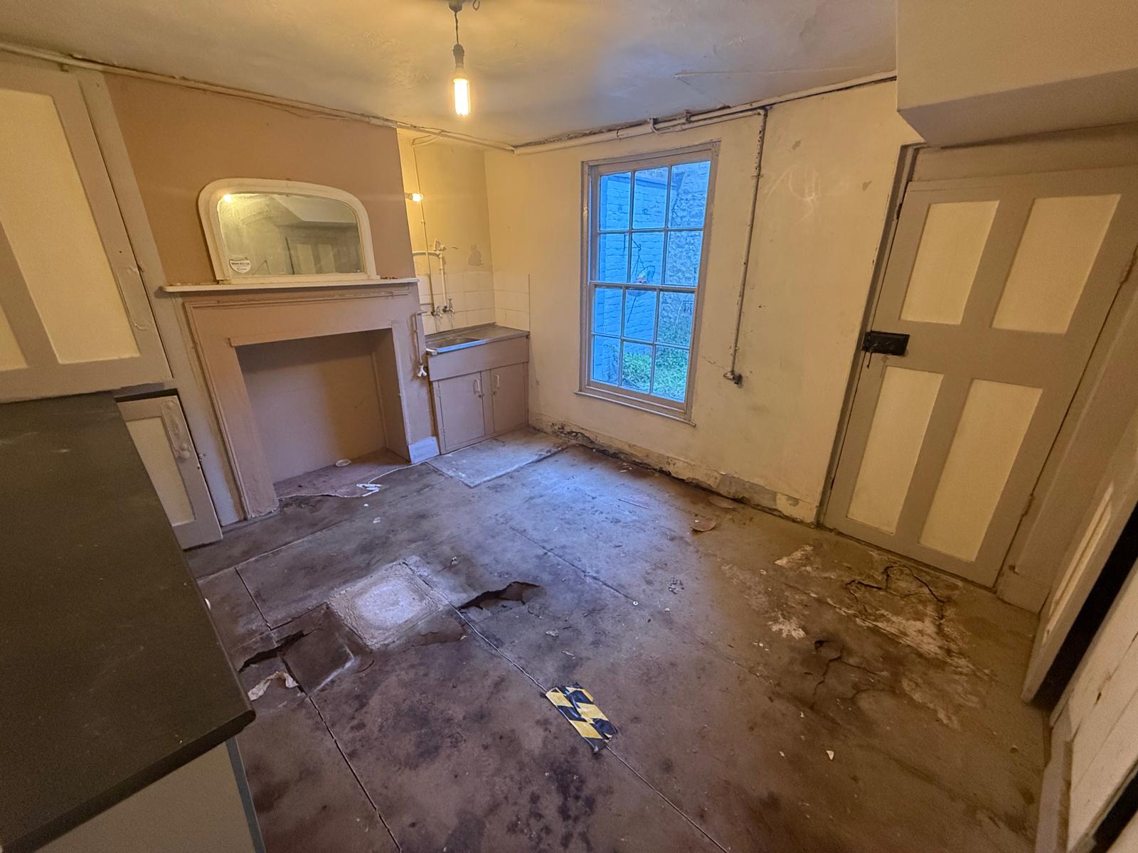 Terraced House for sale in Ramsgate, Vale Square, Ramsgate, CT11 9BX