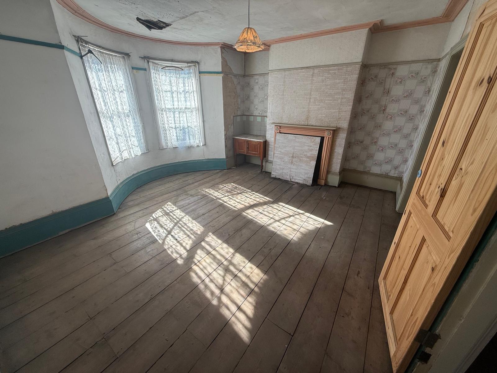 Terraced House for sale in Ramsgate, Vale Square, Ramsgate, CT11 9BX
