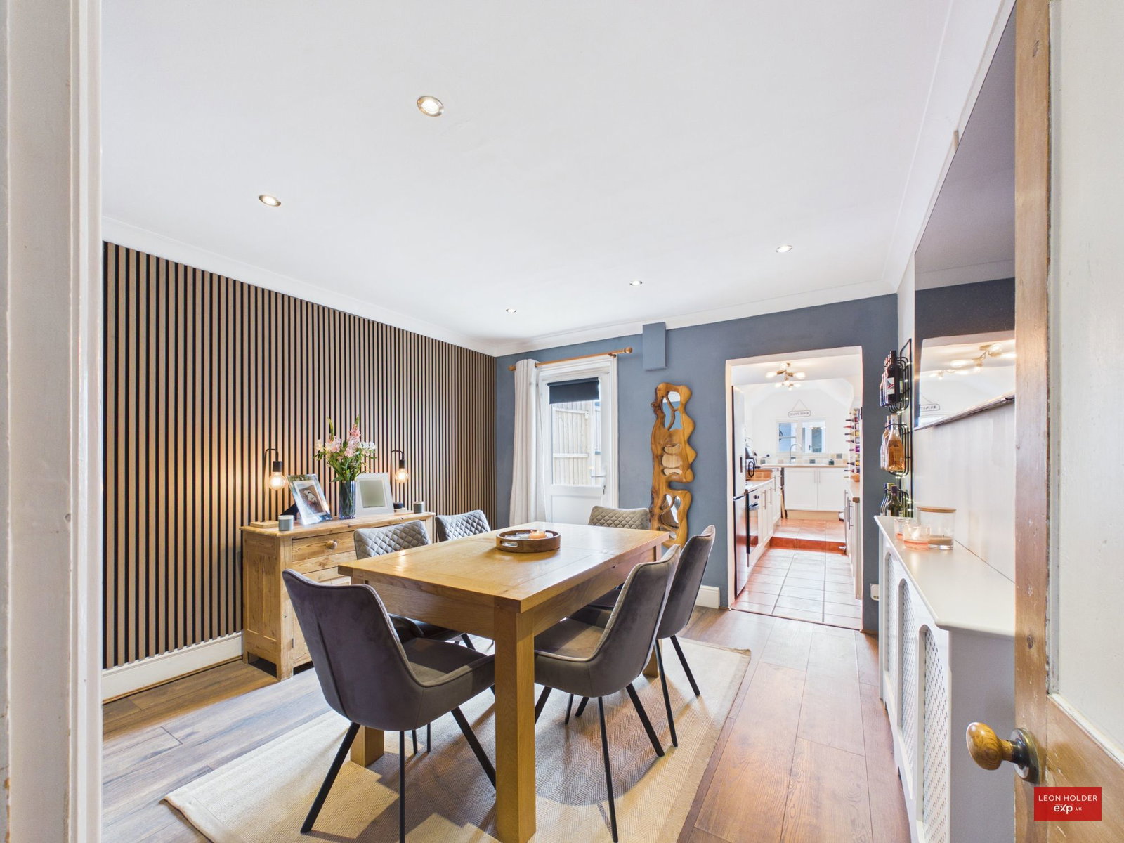 Semi Detached House for sale in Stonehouse, Bath Road, Kings Stanley, Stonehouse, GL10 3JJ, 901 m²