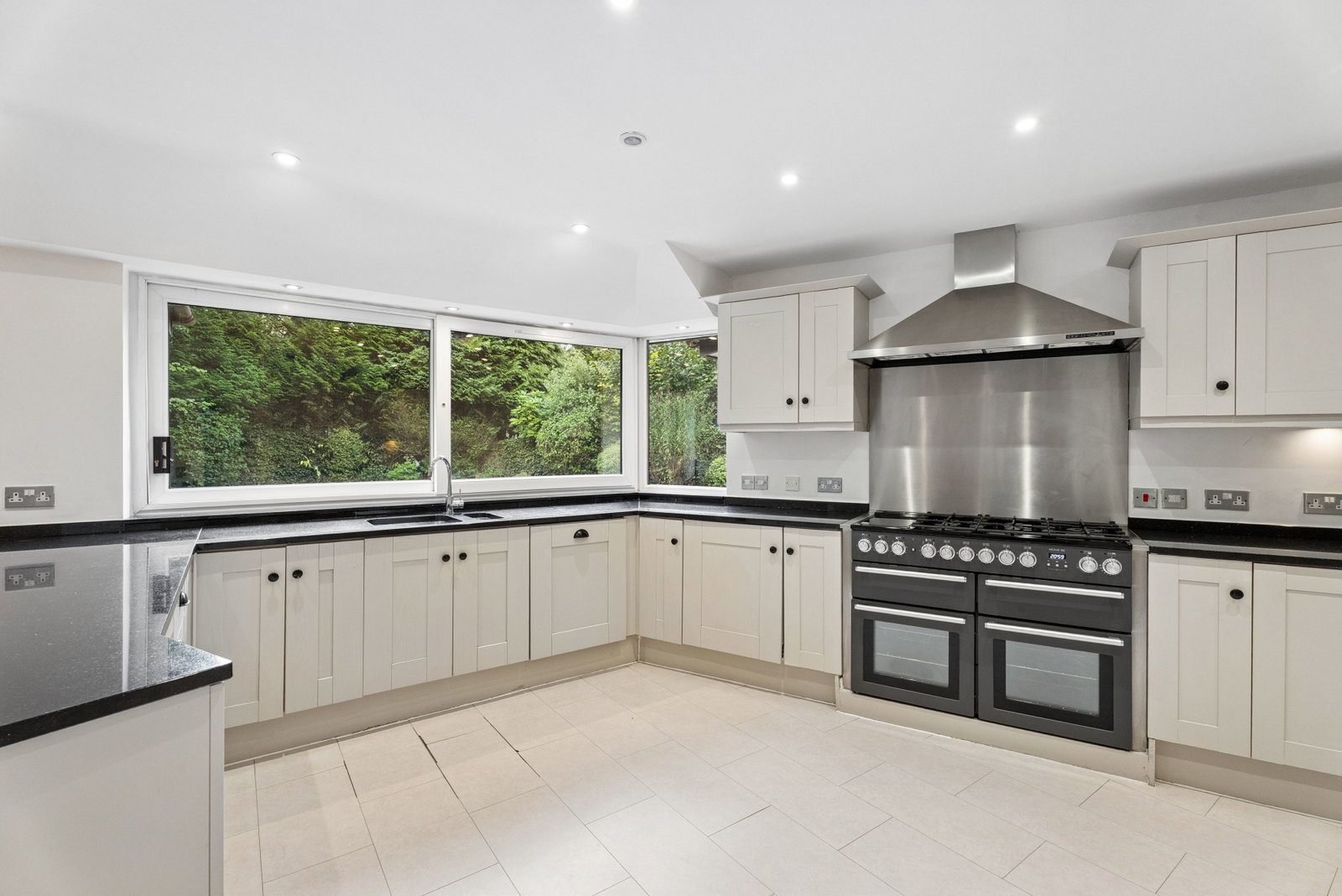 Detached House for sale in Chesham, The Grove, Latimer, Chesham, Buckinghamshire, HP5 1UE, 3541 m²