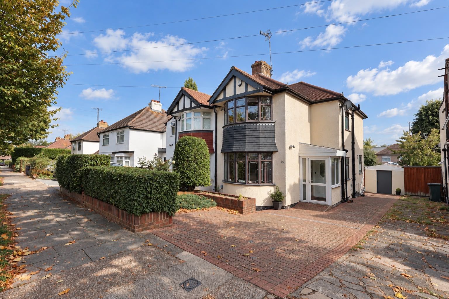 Semi Detached House for sale in Orpington, Hood Avenue, Orpington, BR5 2EE, 1194 m²