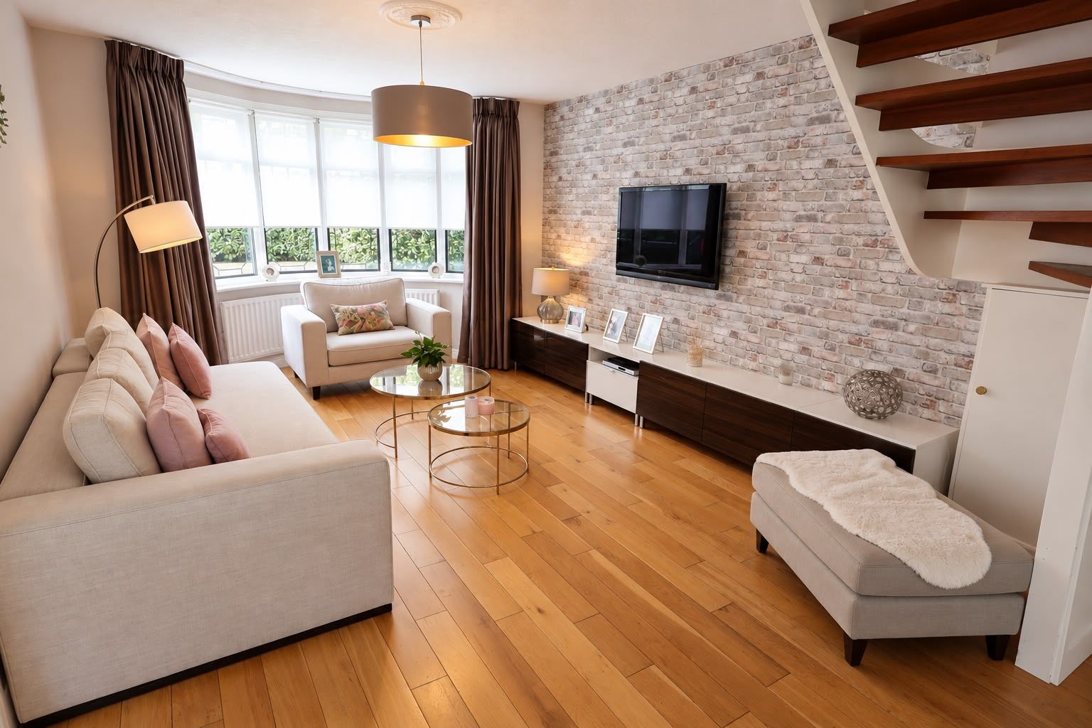 Semi Detached House for sale in Orpington, Hood Avenue, Orpington, BR5 2EE, 1194 m²