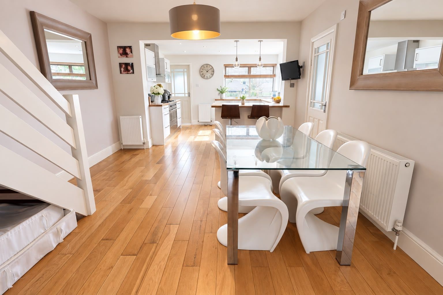 Semi Detached House for sale in Orpington, Hood Avenue, Orpington, BR5 2EE, 1194 m²