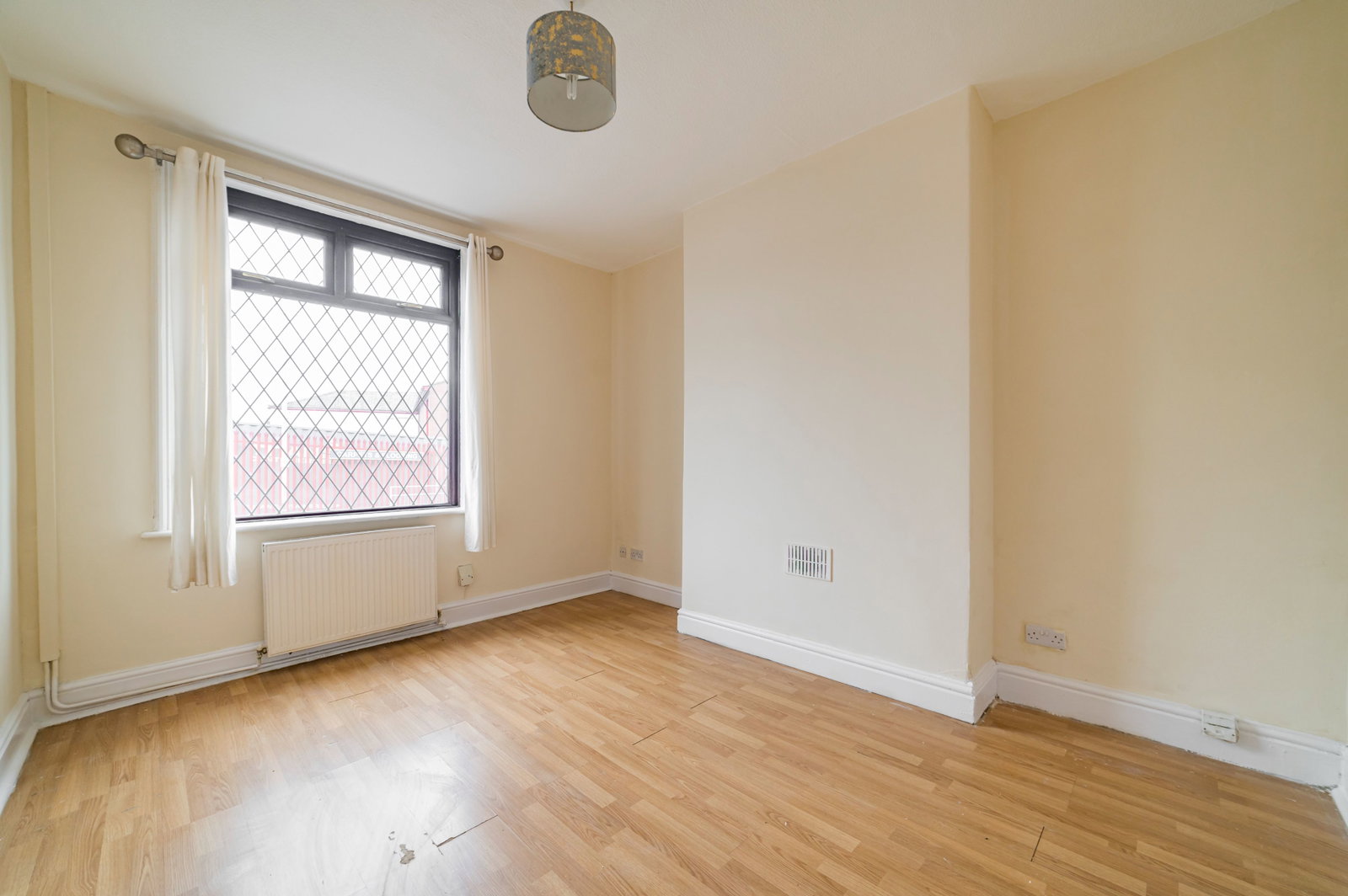 Terraced House for sale in Heywood, Rochdale Road, Heywood, 992 m²